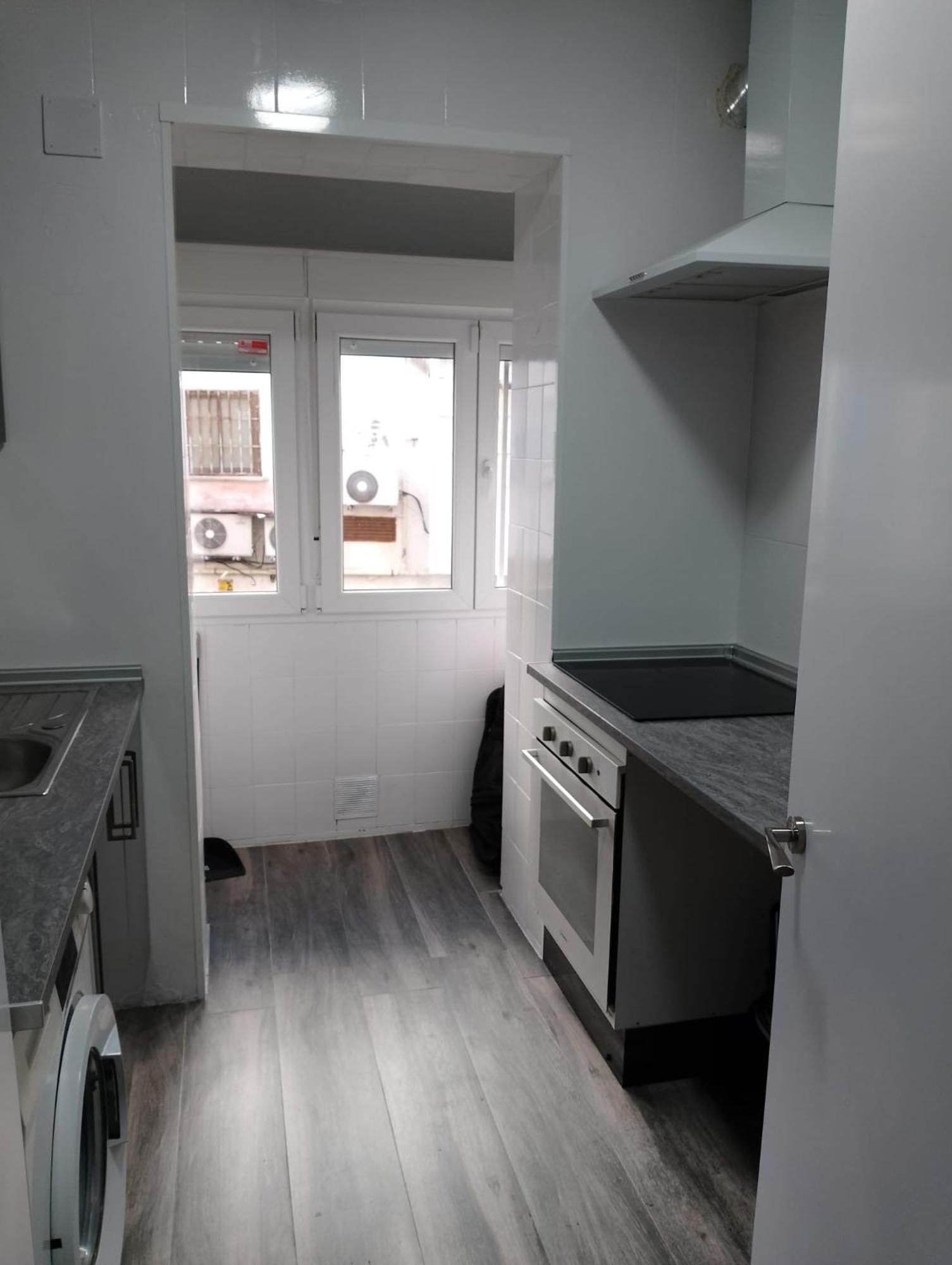 En Piso Compartido Apartamento *