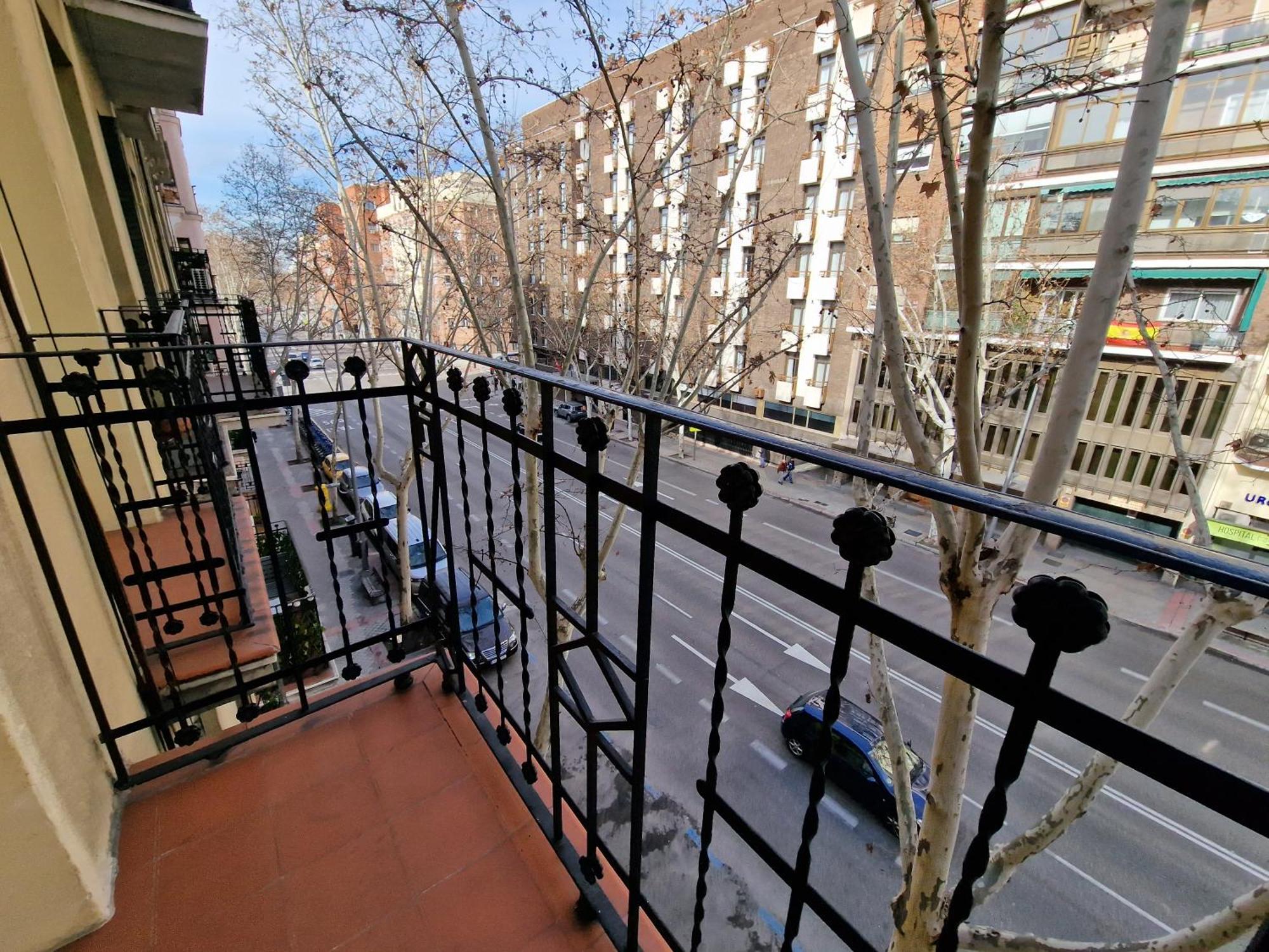 Reina Cristina, 3 Individuales En Atocha-retiro Apartment *