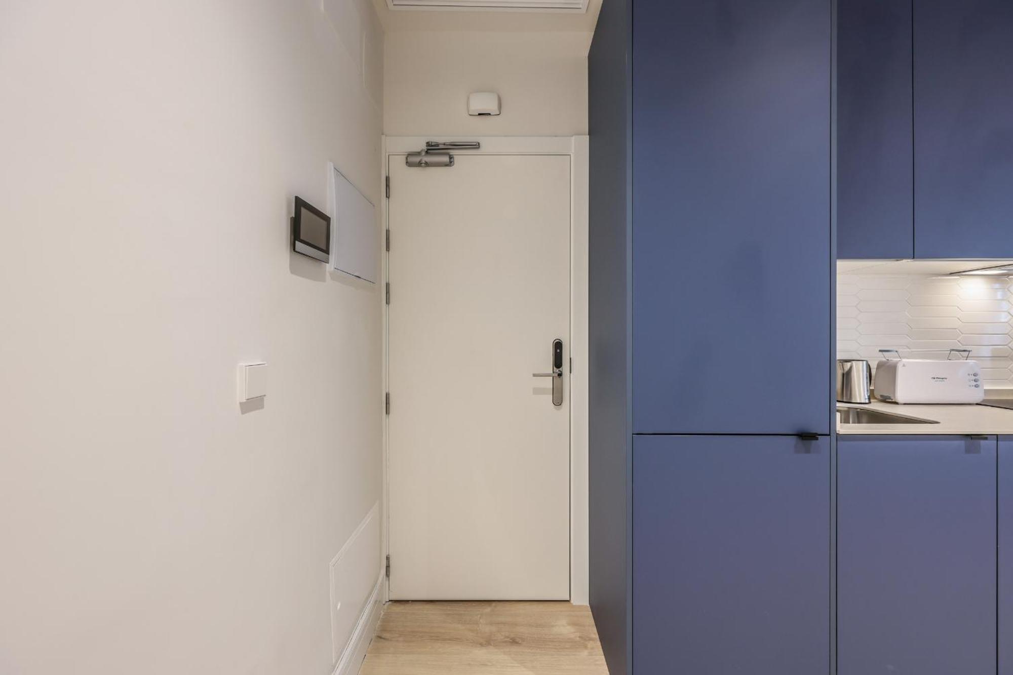 Amazinn Places Palacio Real Appartement *