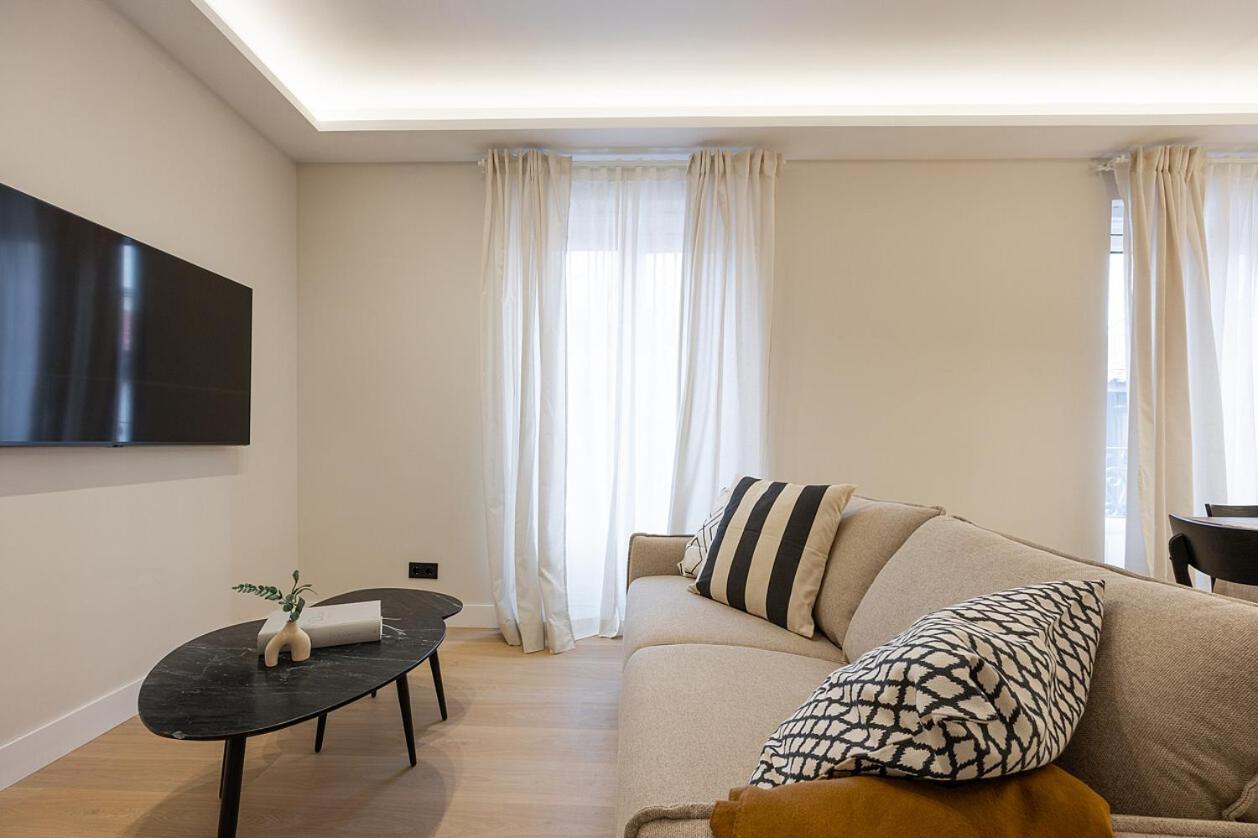 Appartamento Gran Via Xv Calle De Conchas 4br 4bh