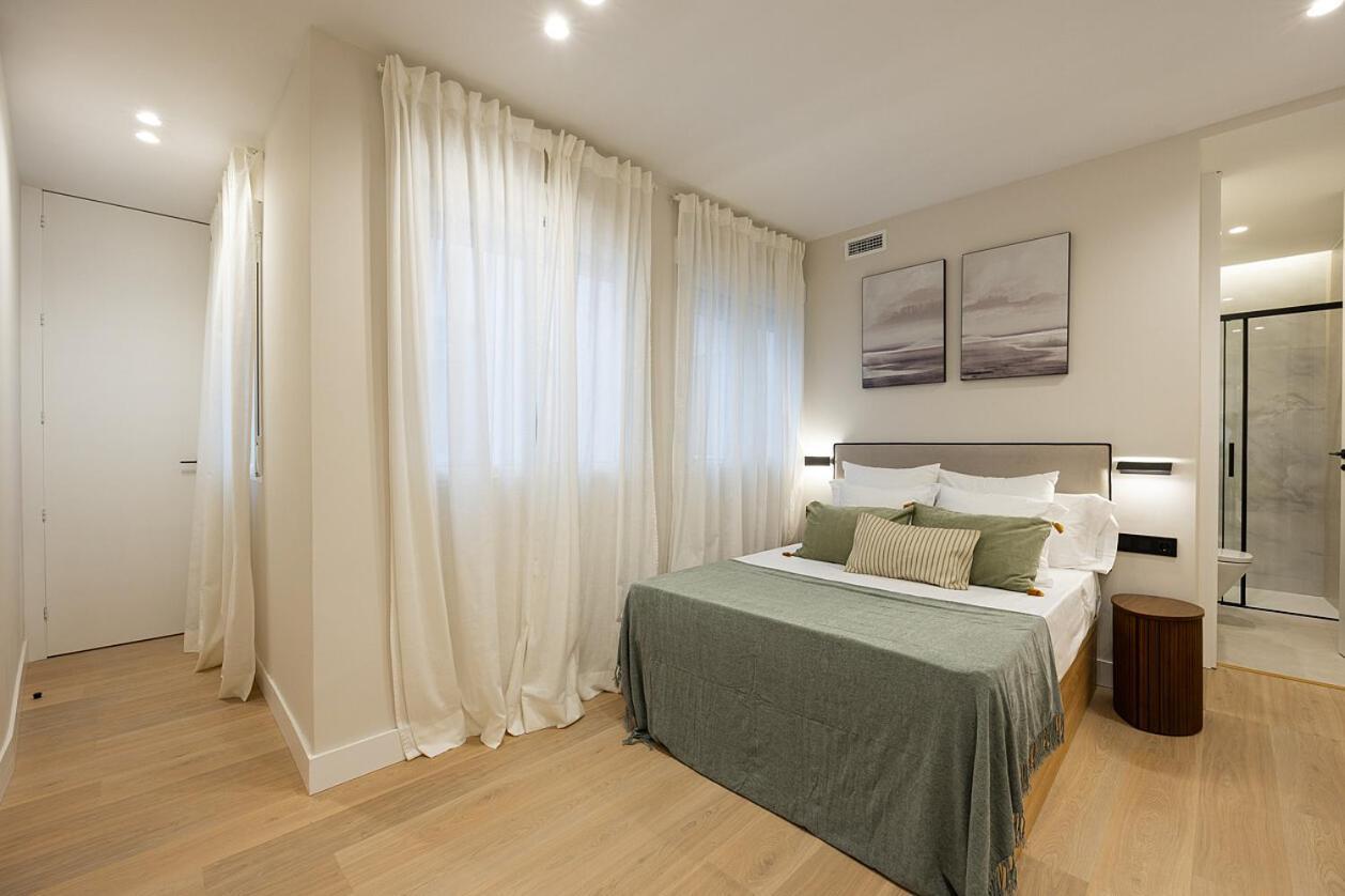 Appartamento Gran Via Xv Calle De Conchas 4br 4bh *