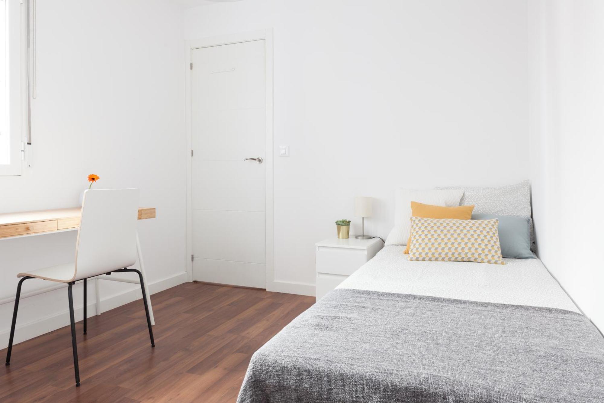 Juan De Olias, Tranquilo Duplex En Zona Santiago Bernabeu-estrecho Madrid