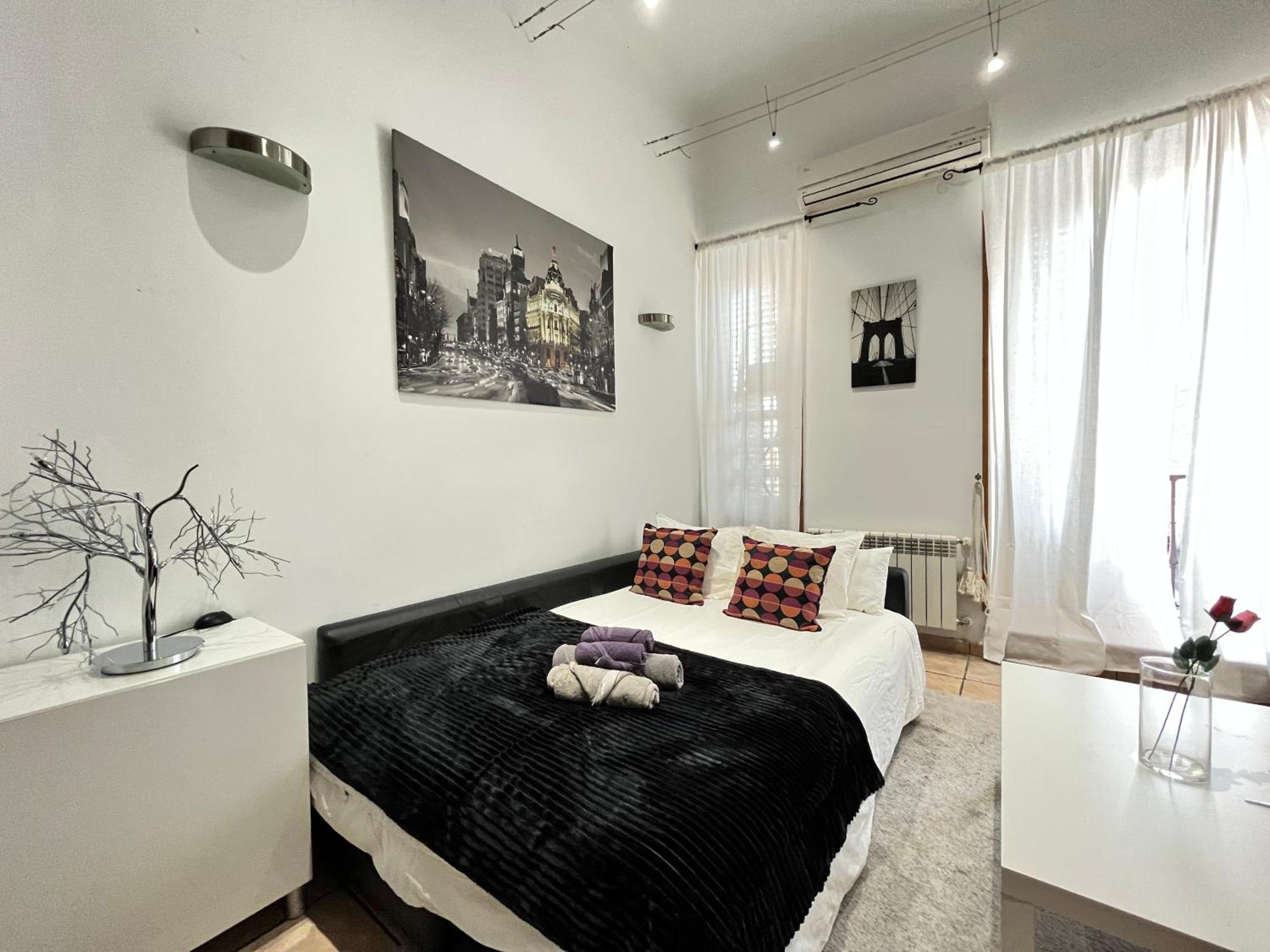 Loft Plaza Mayor 3 Temporal Apartment *