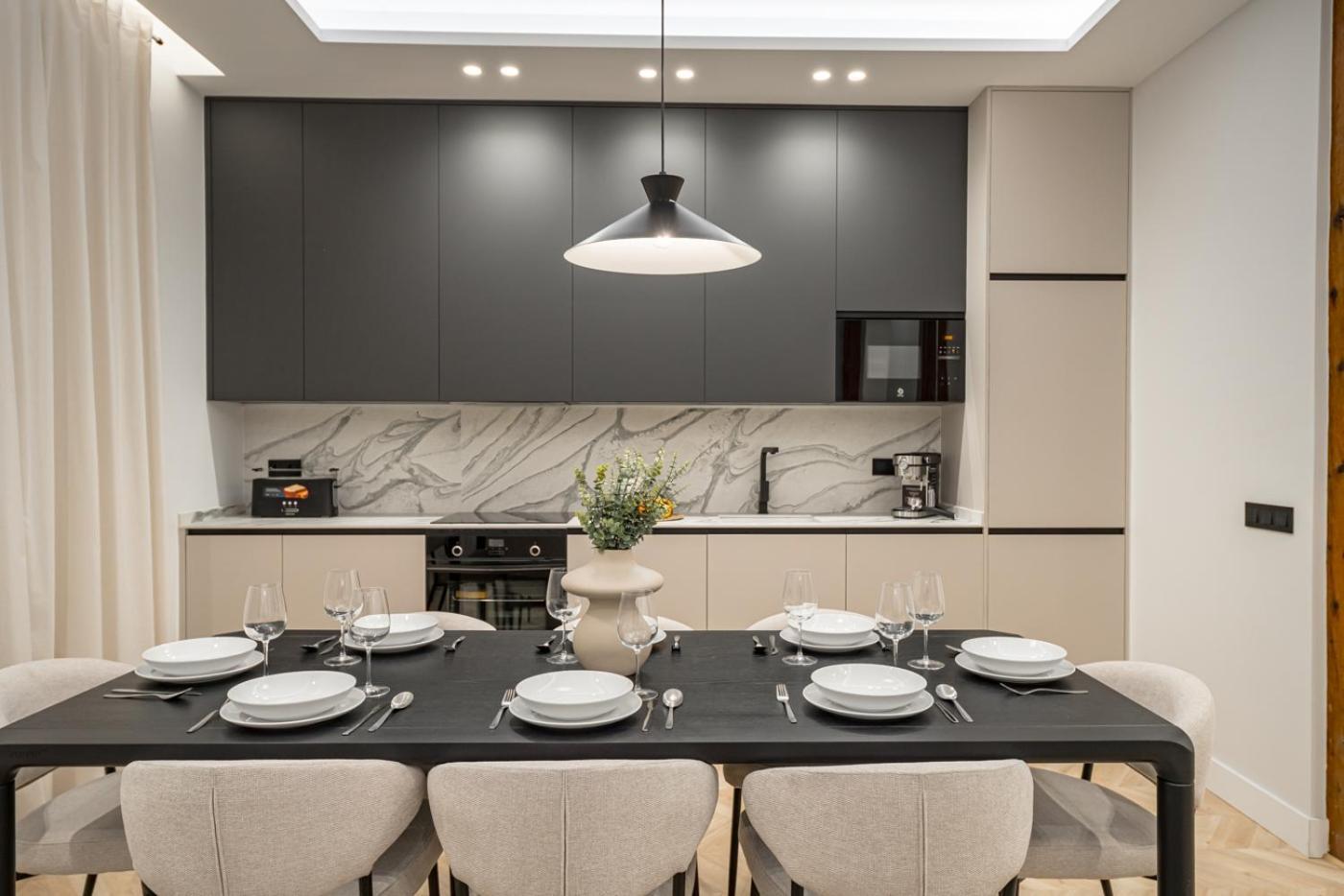 Centro Xx Calle Montera 5br 6bh Appartement