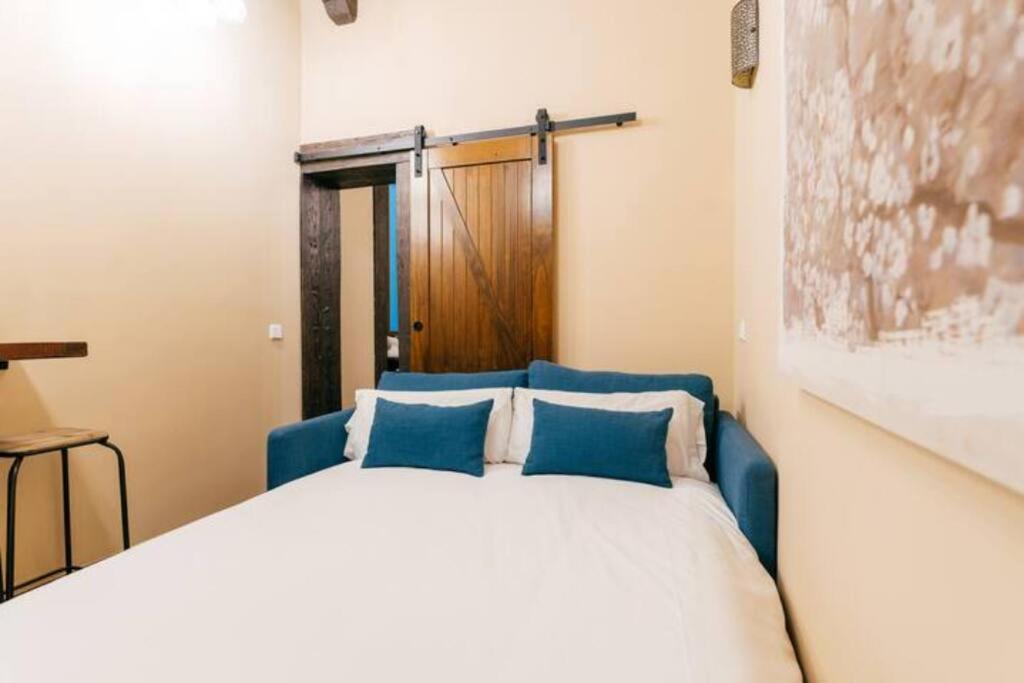 Cozy In Chueca. Barb1