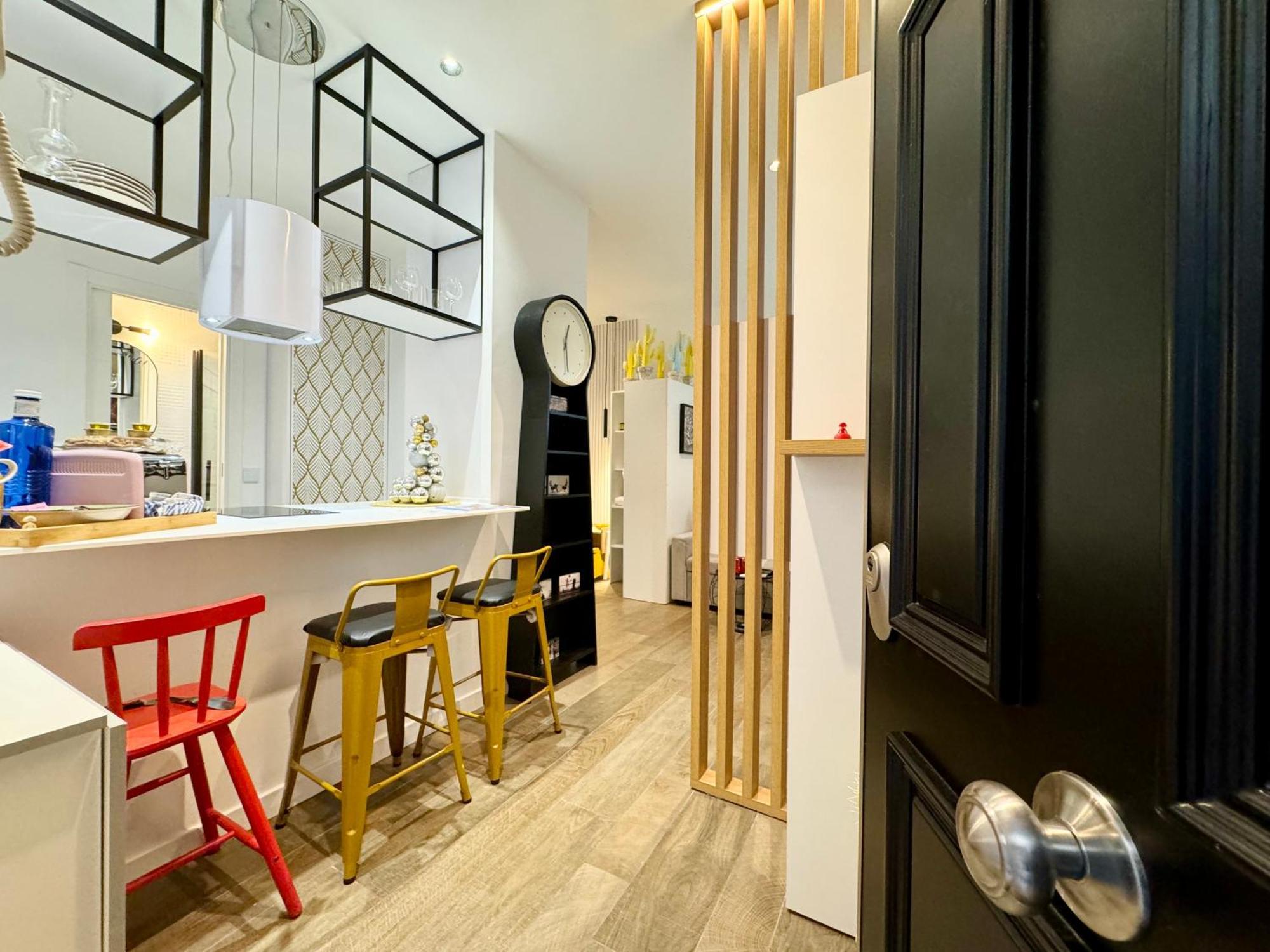 Luxury Flat Center & Parking Free Non Touristic Appartamento