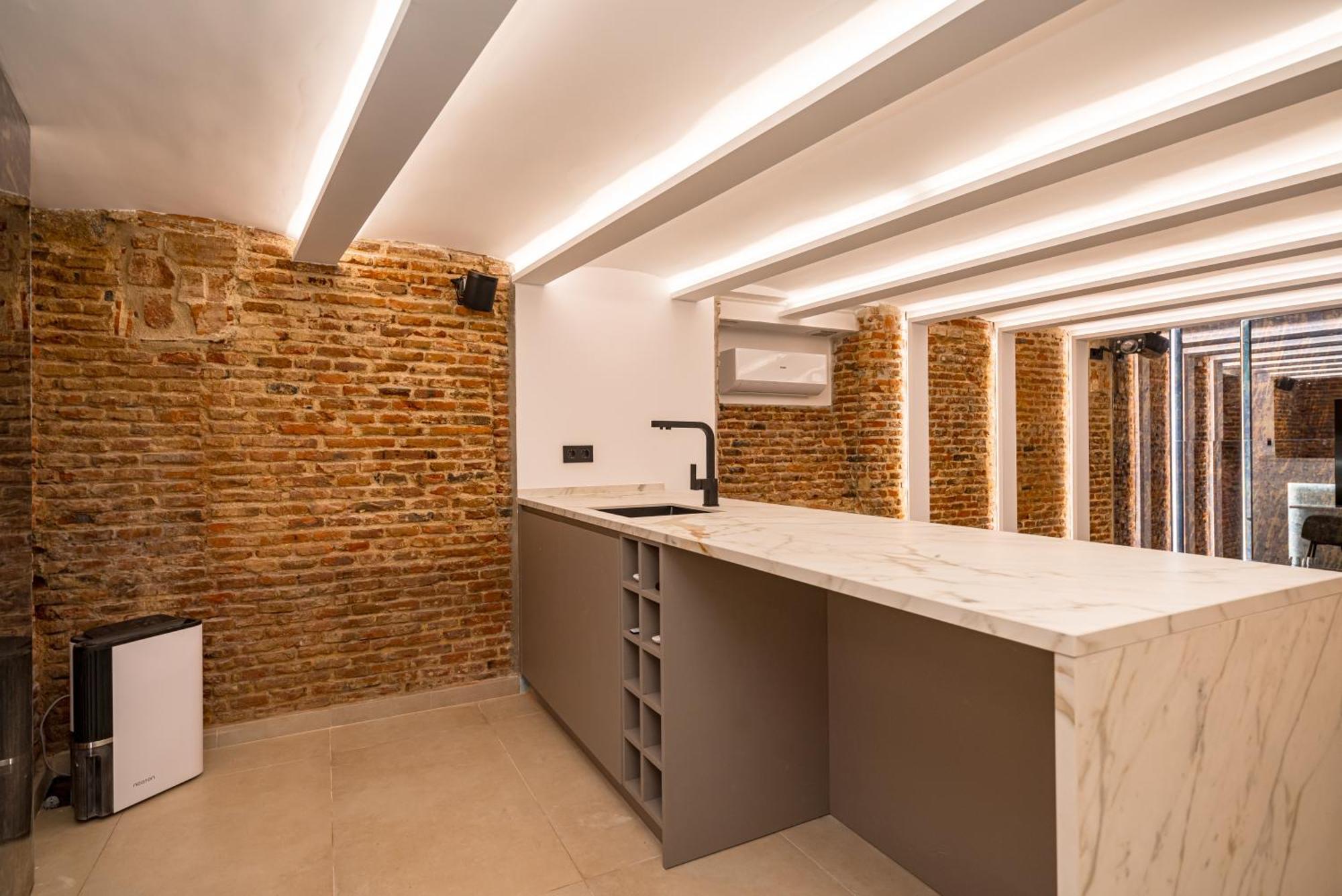 Malasana Vii Calle San Mateo 3br 3bh Apartment Madrid