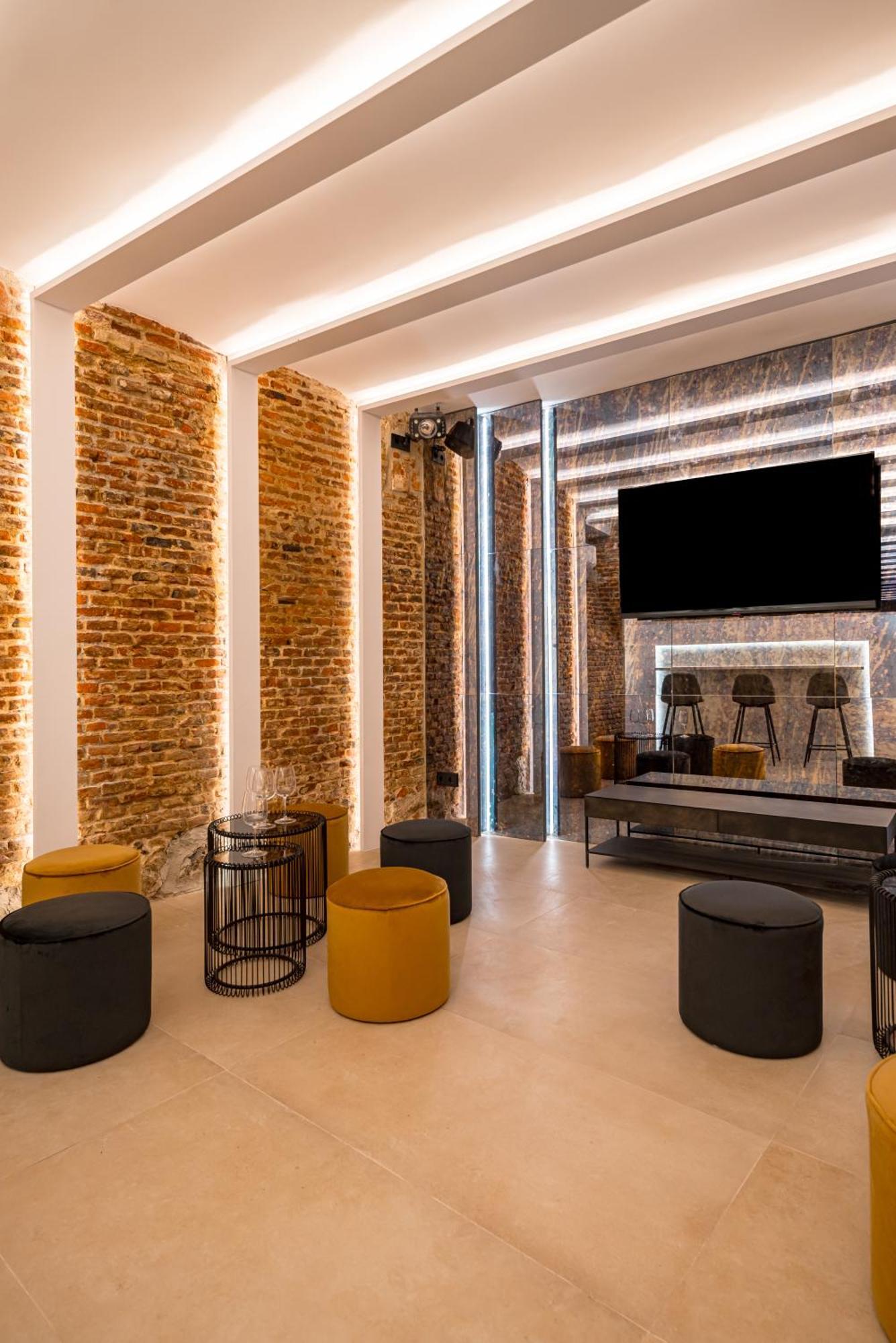 Apartment Malasana Vii Calle San Mateo 3br 3bh Madrid