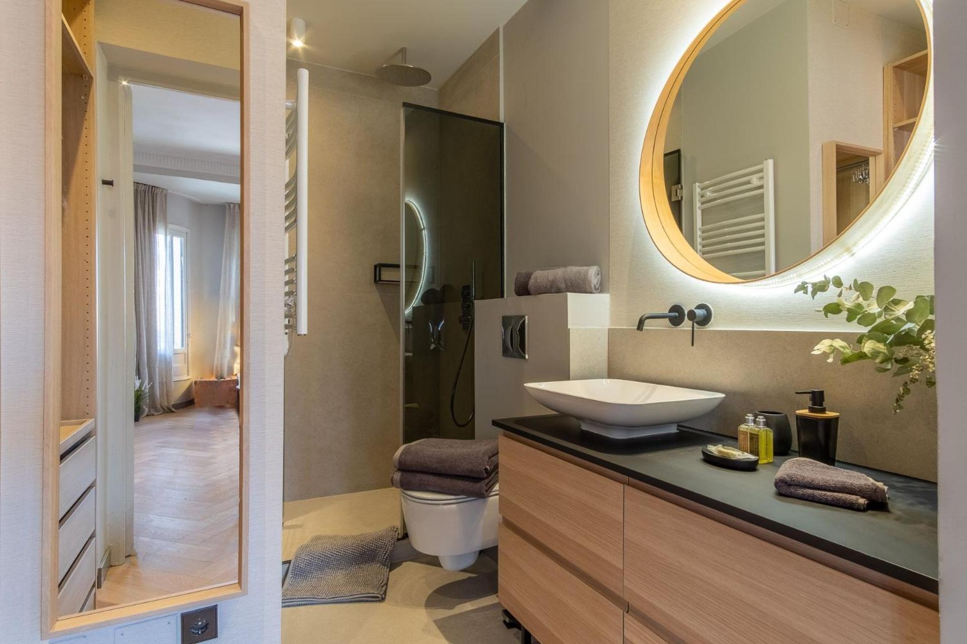 Spacious 3-bedroom Luxury In The Heart Of Barrio Salamanca Perfect For 6,velazquez I * Madri