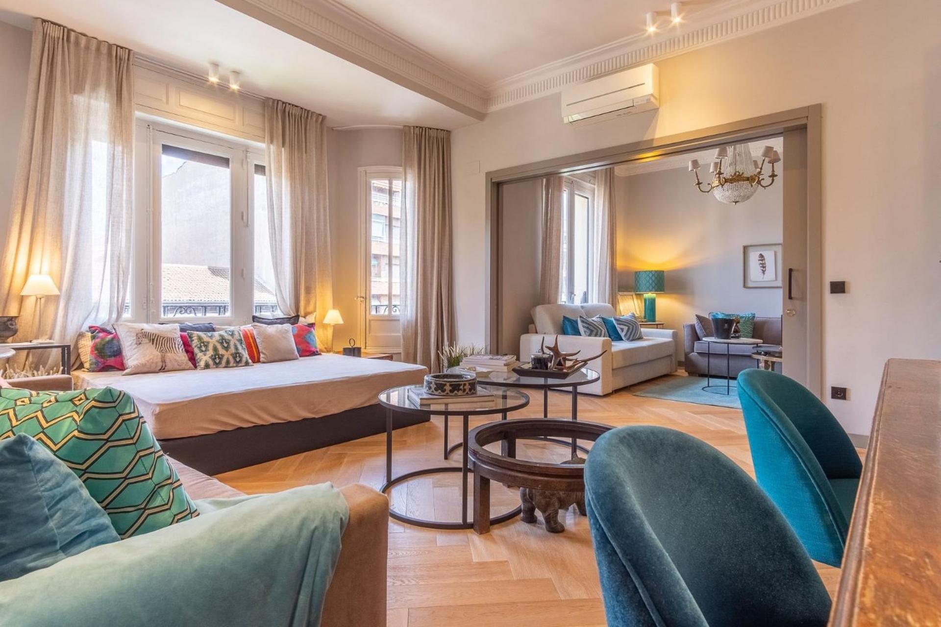 Spacious 3-bedroom Luxury In The Heart Of Barrio Salamanca Perfect For 6,velazquez I