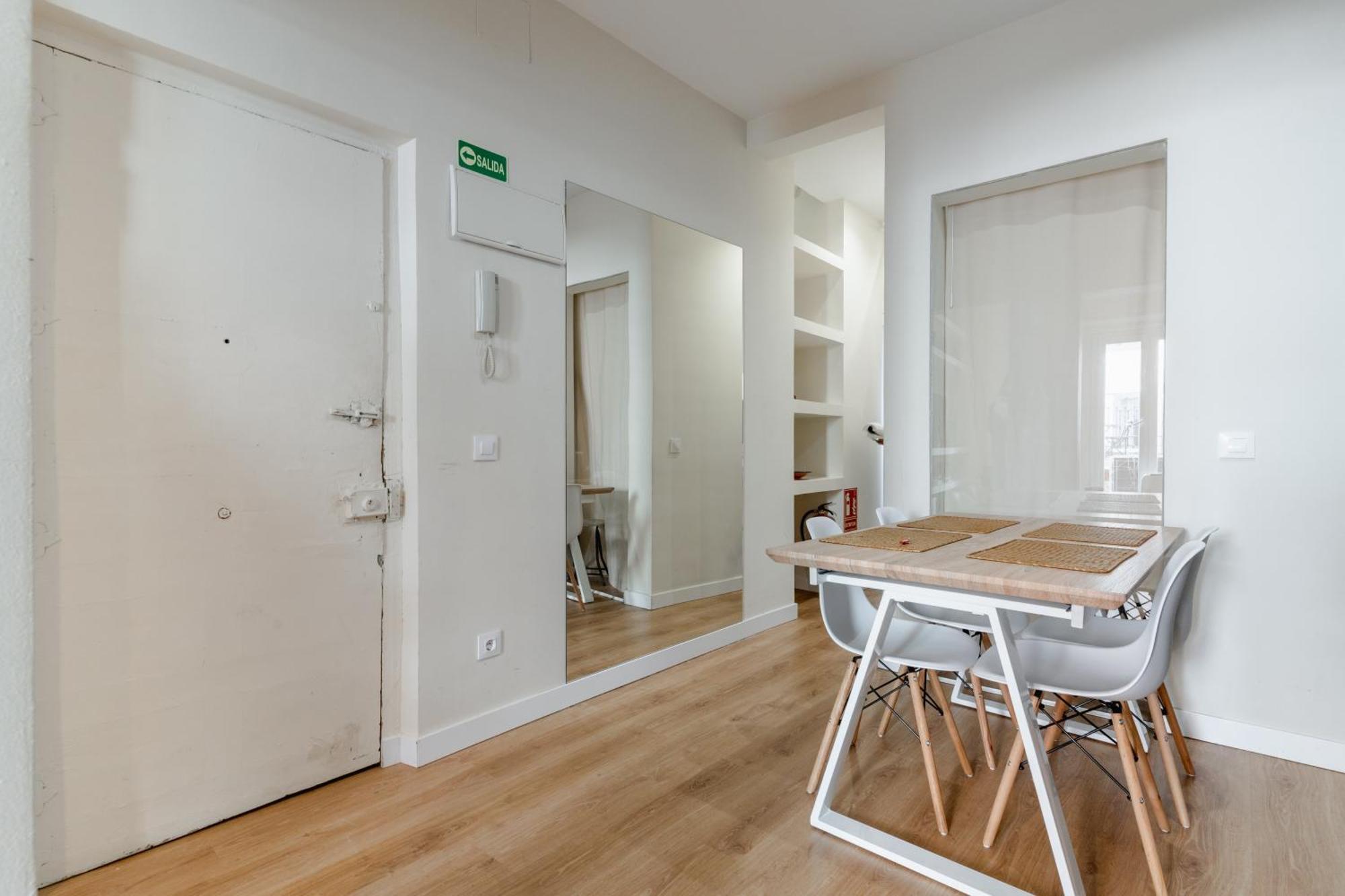 Centric- 1bd 1bth Furnished - Chueca Apartment Madrid