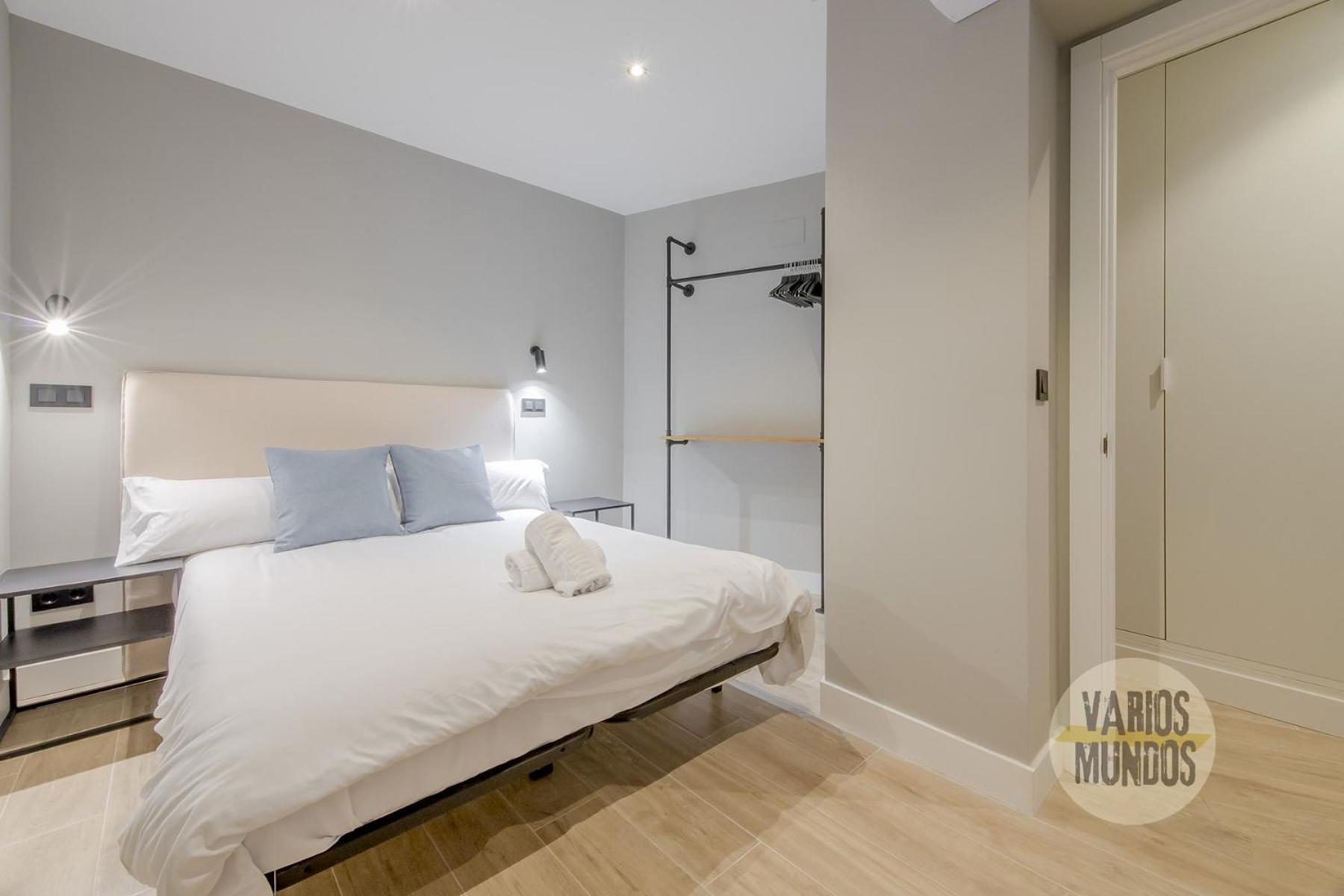 Centrico And New Bajo 10pax En Gran Via * Madri