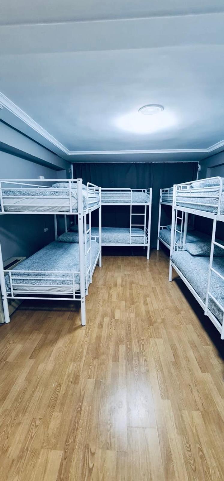 165 Hostel *
