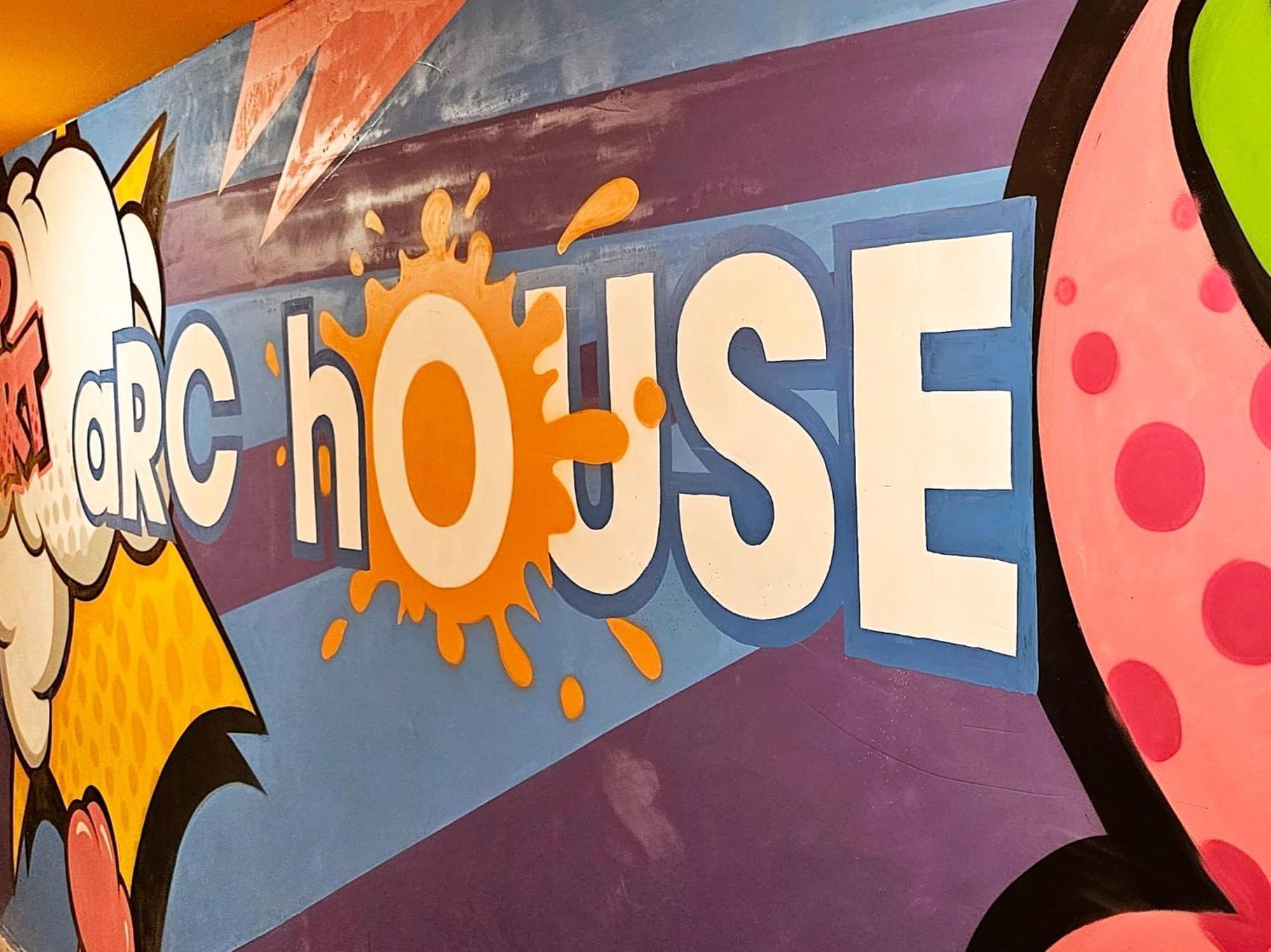Albergue Arc House Pop Art