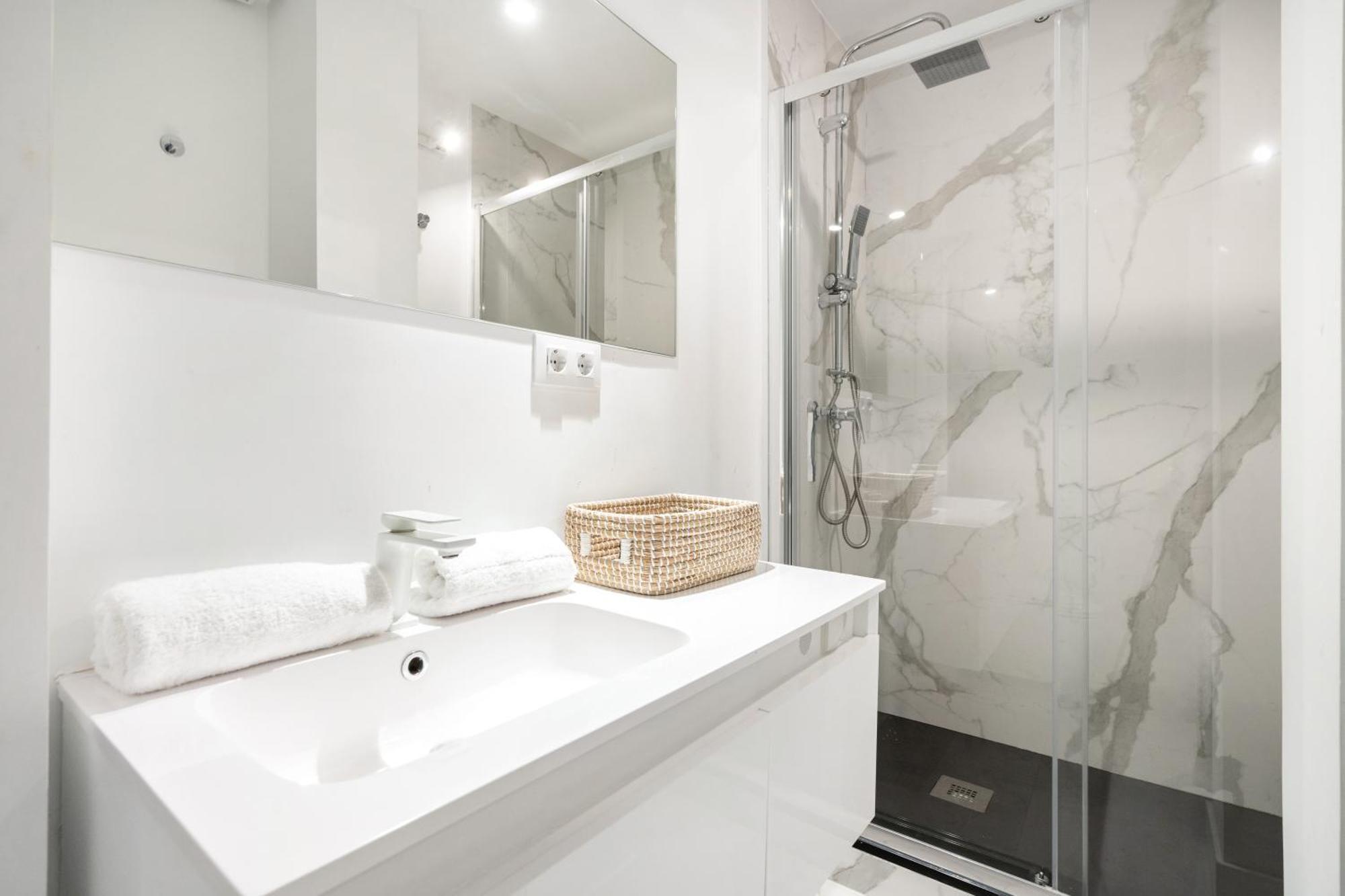 Dobo Homes - D14 Apartment Madrid