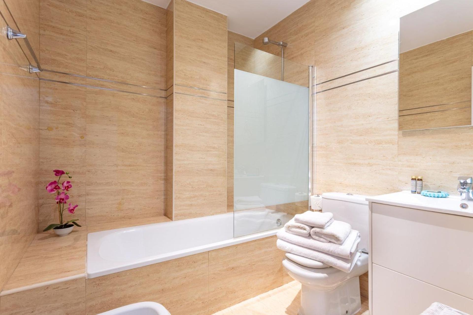 Perfect 4-person In The Heart Of Near Plaza Mayor I Madri