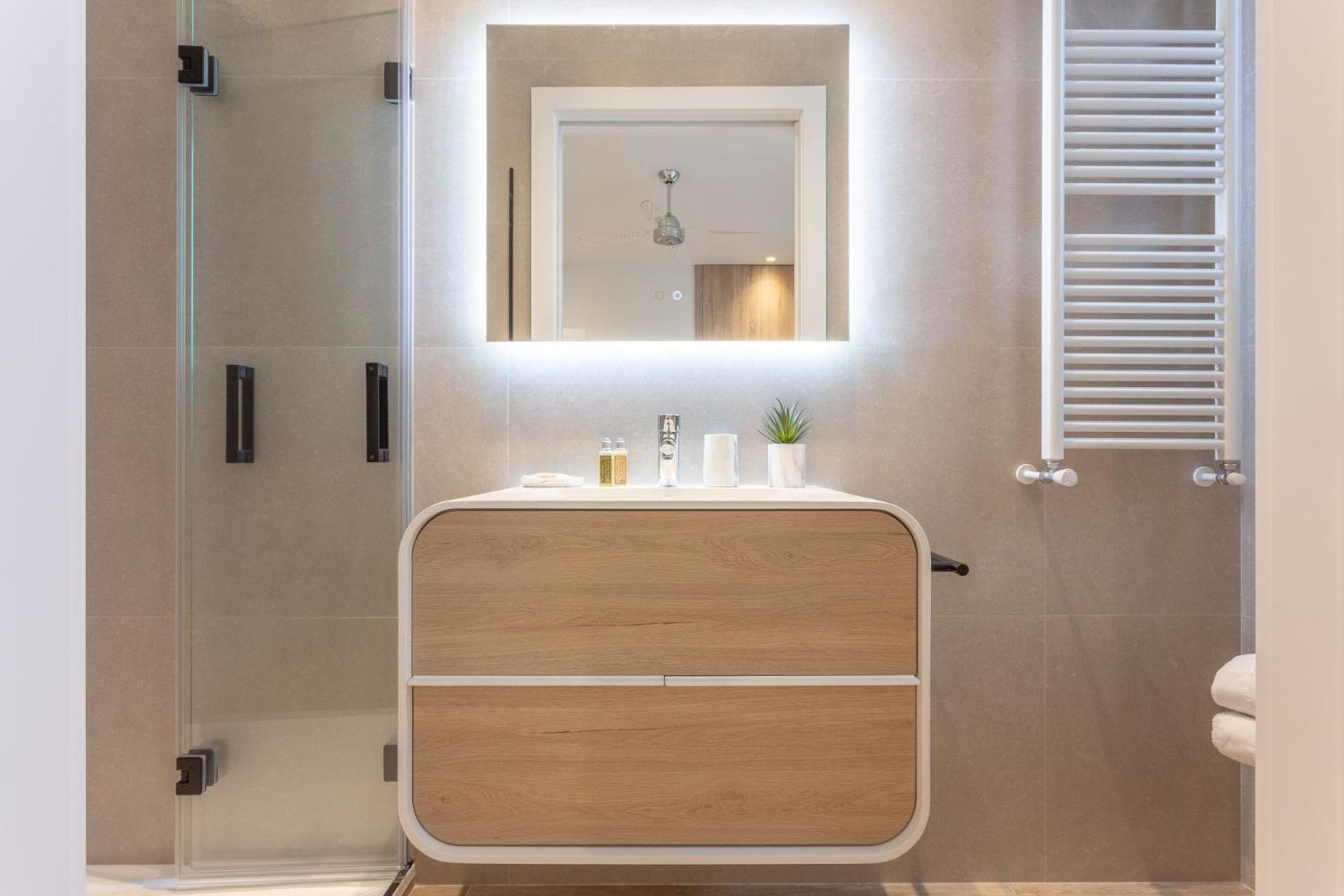 Apartment Spacious 2-bedroom In Steps Away From Plaza Espana Conde Duque I Madrid