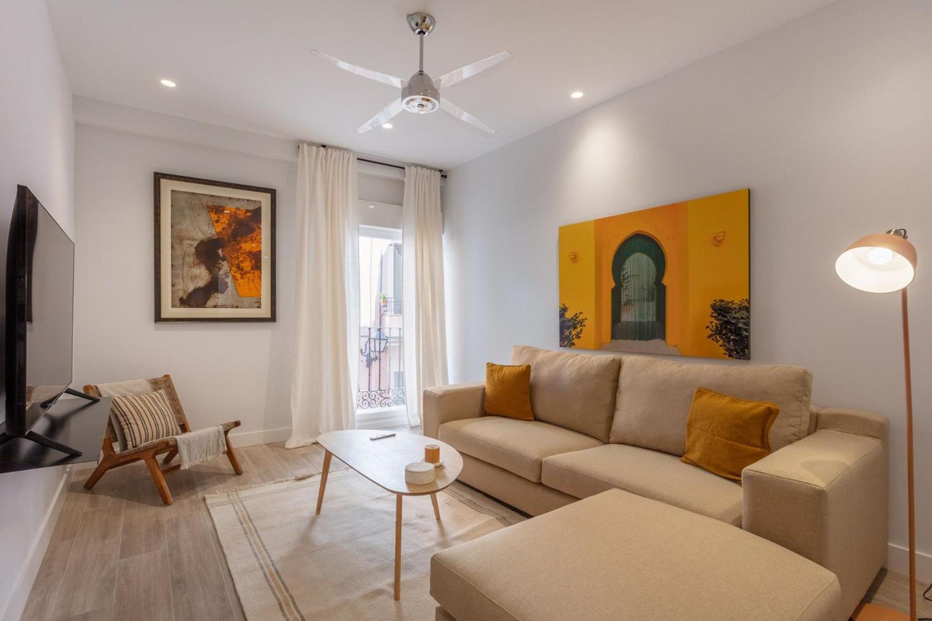 Spacious 2-bedroom In Steps Away From Plaza Espana Conde Duque I Apartamento Madri