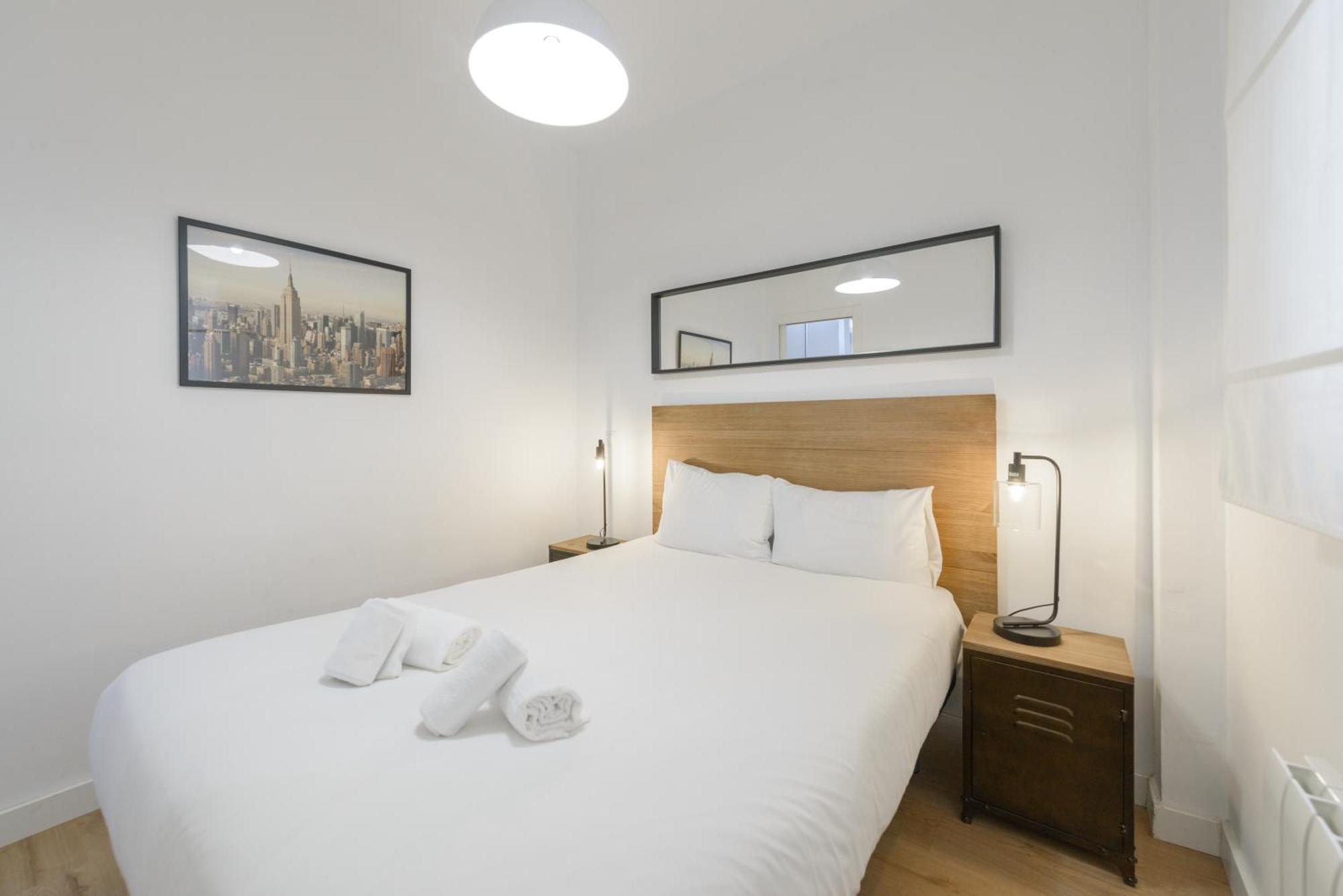 Apartamento Avila Calle, Precioso Estudio En Santiago Bernabeu-estrecho En Segundo Piso Sin Ascensor