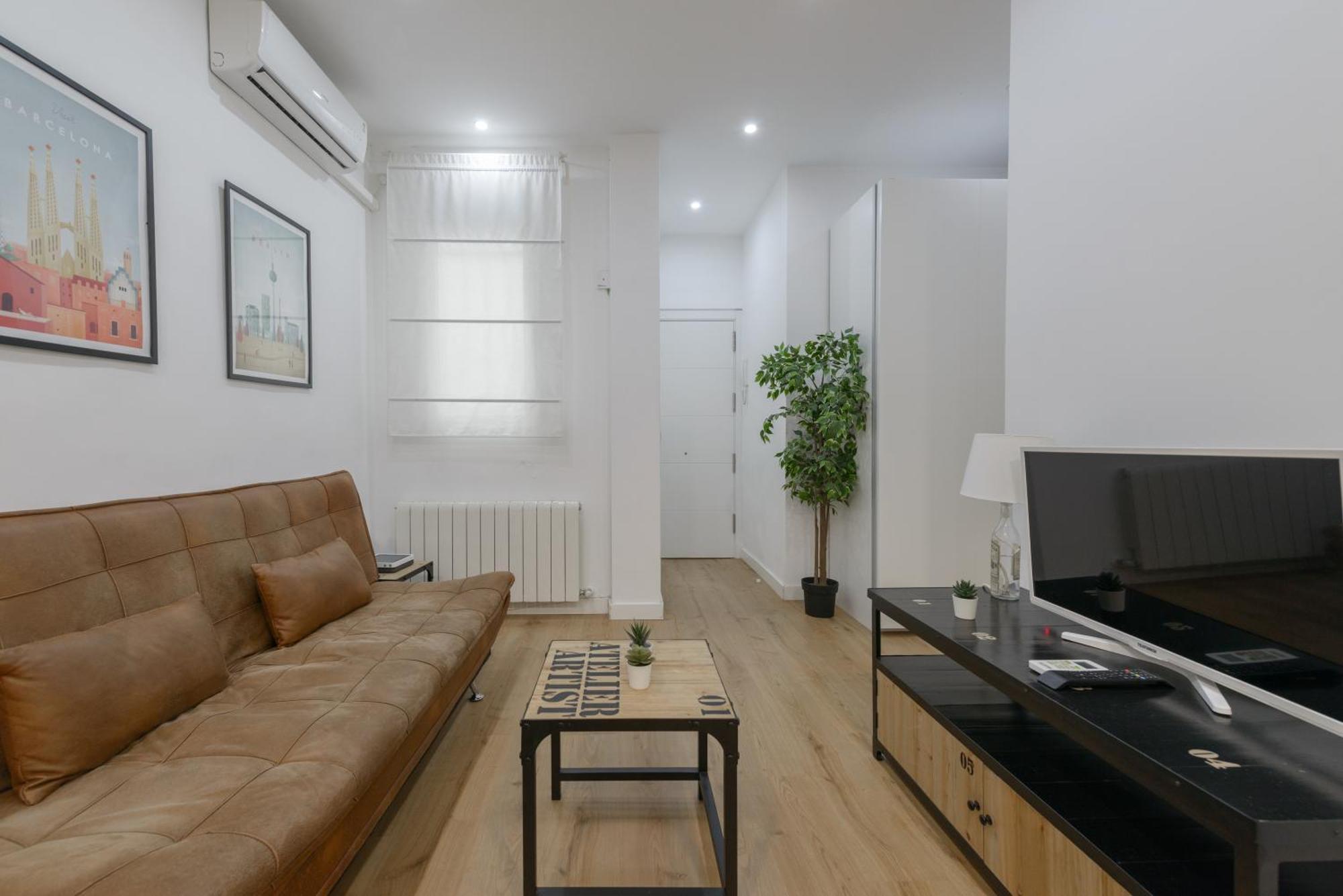 Avila Calle, Precioso Estudio En Santiago Bernabeu-estrecho En Segundo Piso Sin Ascensor * Madri