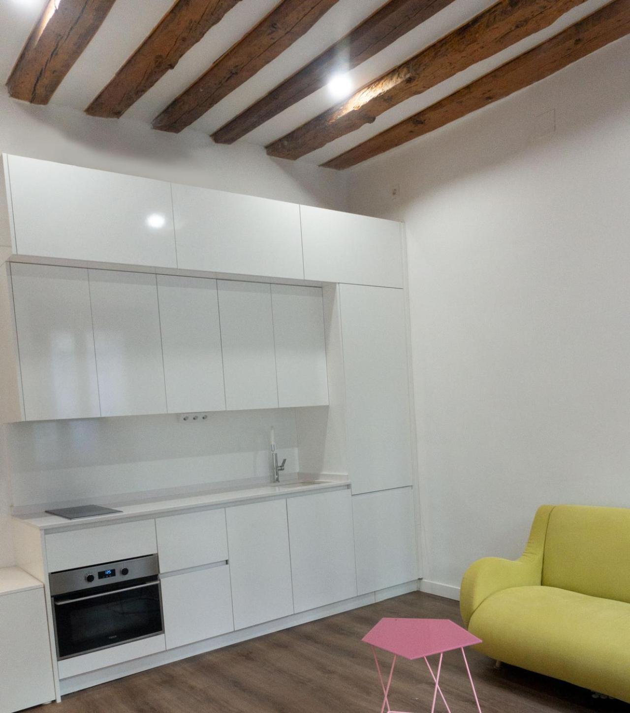 Apartamento Hortaleza 4, Preciso Estudio En Chueca Junto A La Gran Via De