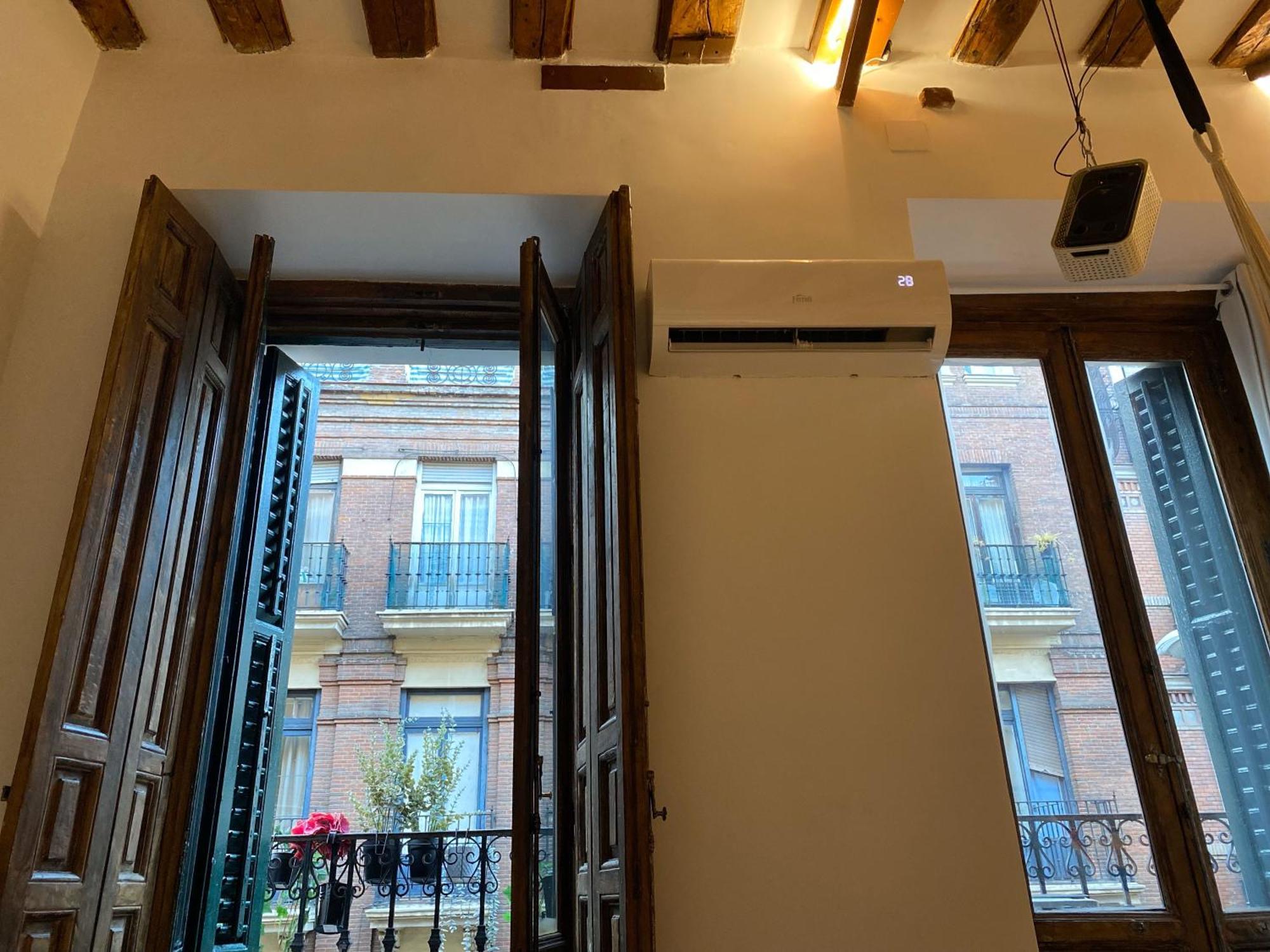 Hortaleza 4, Preciso Estudio En Chueca Junto A La Gran Via De * Madrid