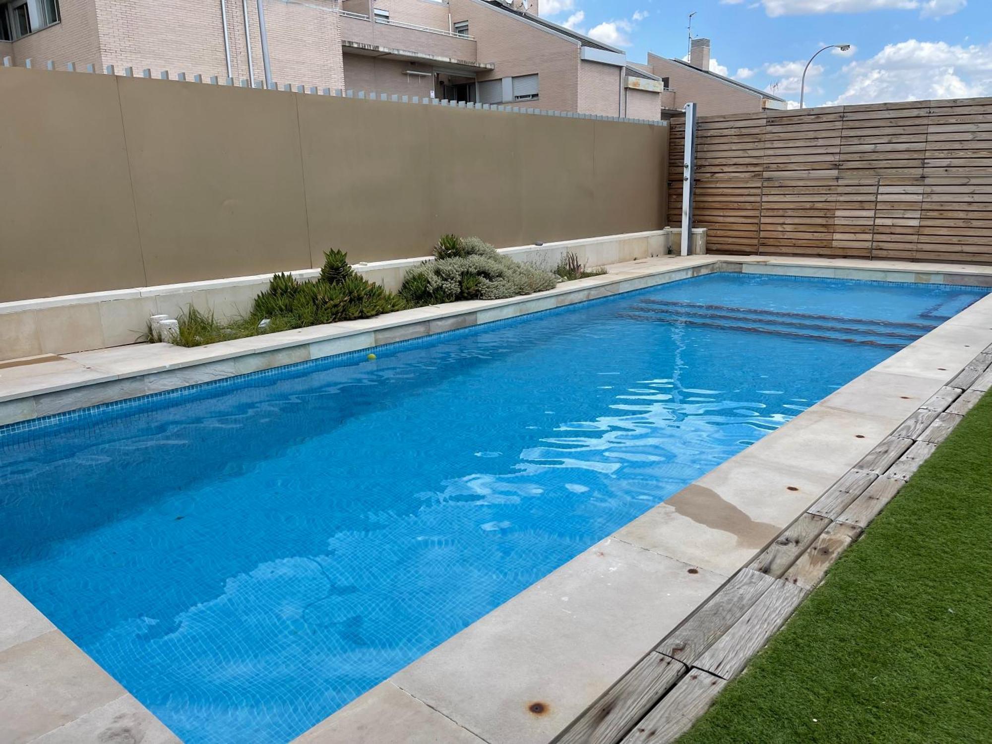 Valdevebas Con Piscina Madri
