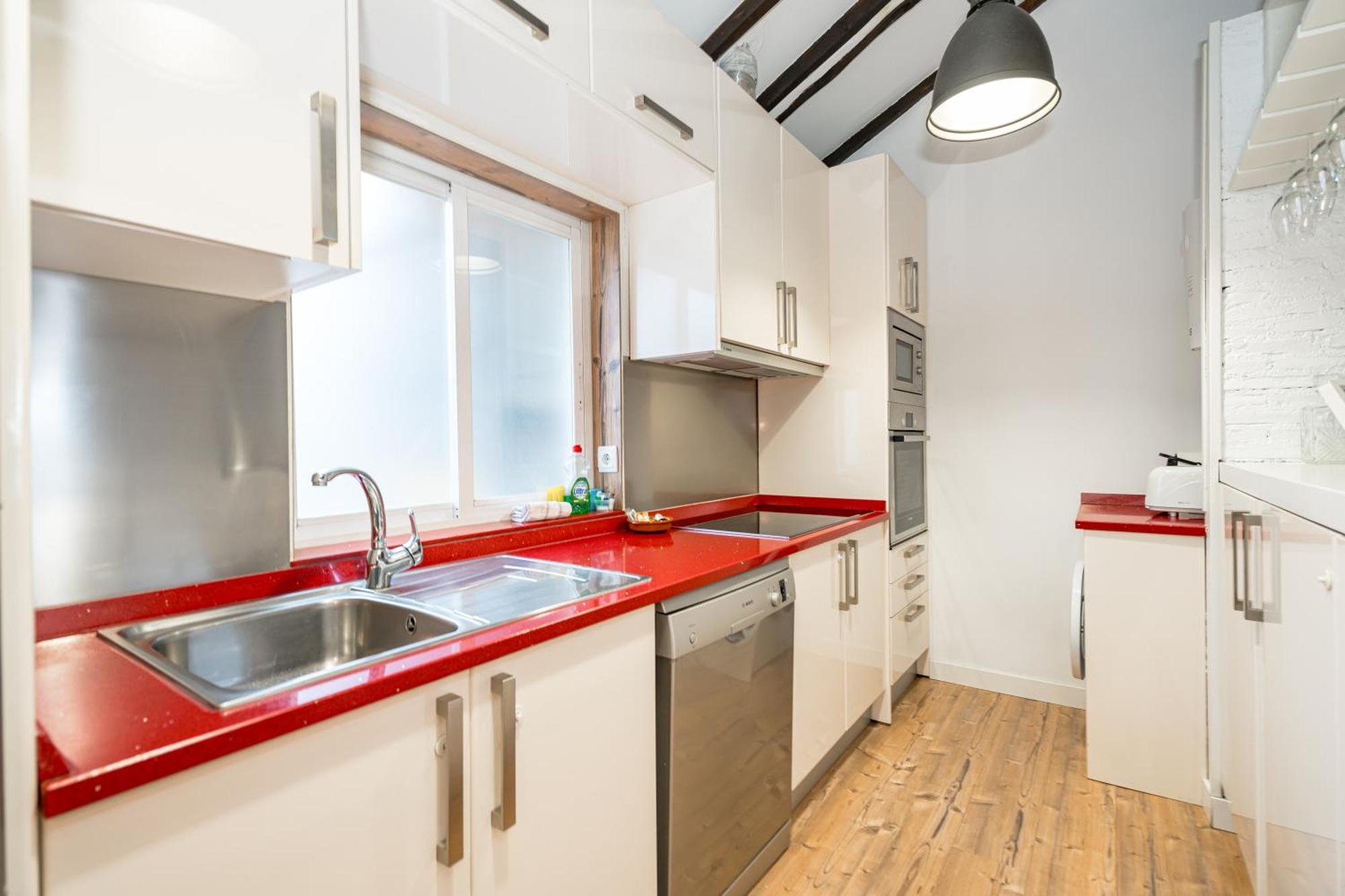 Figueroa Apartment *