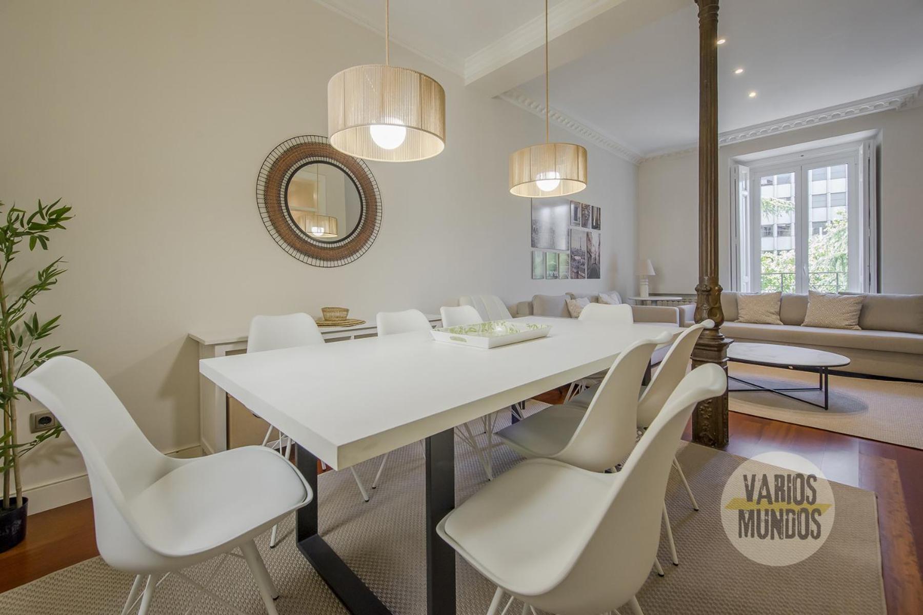 Premium 10pax En Plaza Espana-gran Via * Madrid