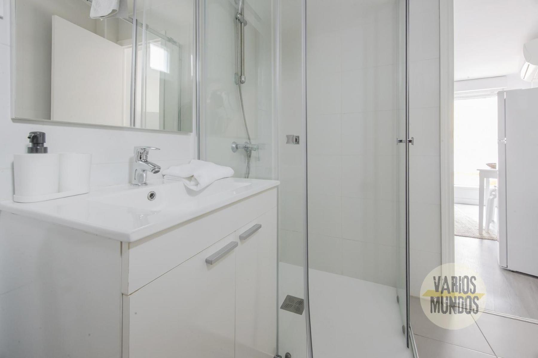 Apartment Atico Calle Silva 3pax Con Terraza Esquina Con Gran Via E2 *