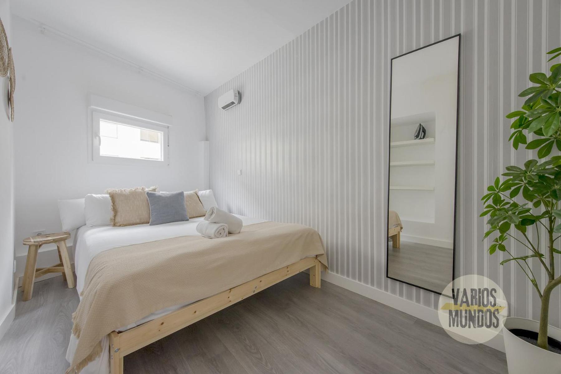 Atico Calle Silva 3pax Con Terraza Esquina Con Gran Via E2 * Madrid