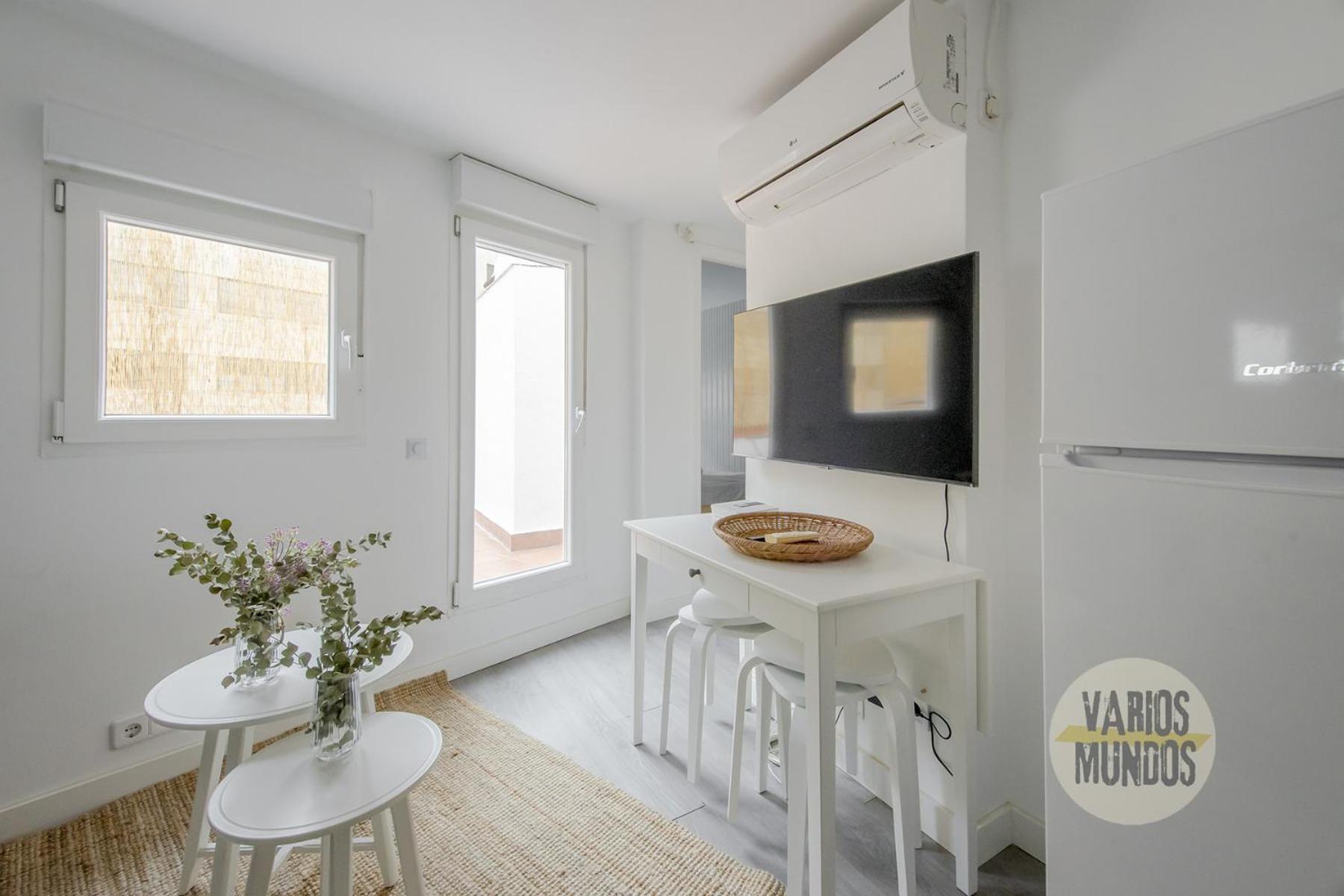 Atico Calle Silva 3pax Con Terraza Esquina Con Gran Via E2 Madrid