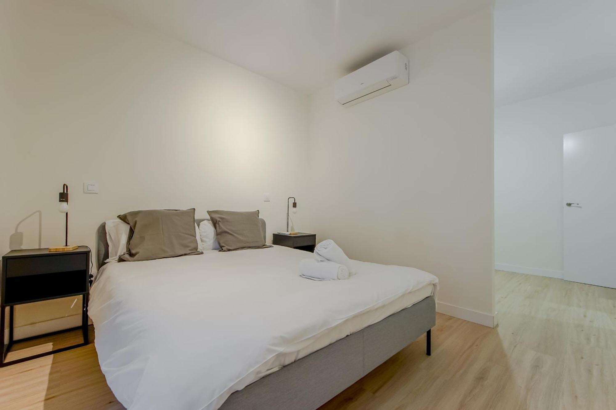 Appartamento Modern 6pax En La Plaza De Tirso-centro E1 *