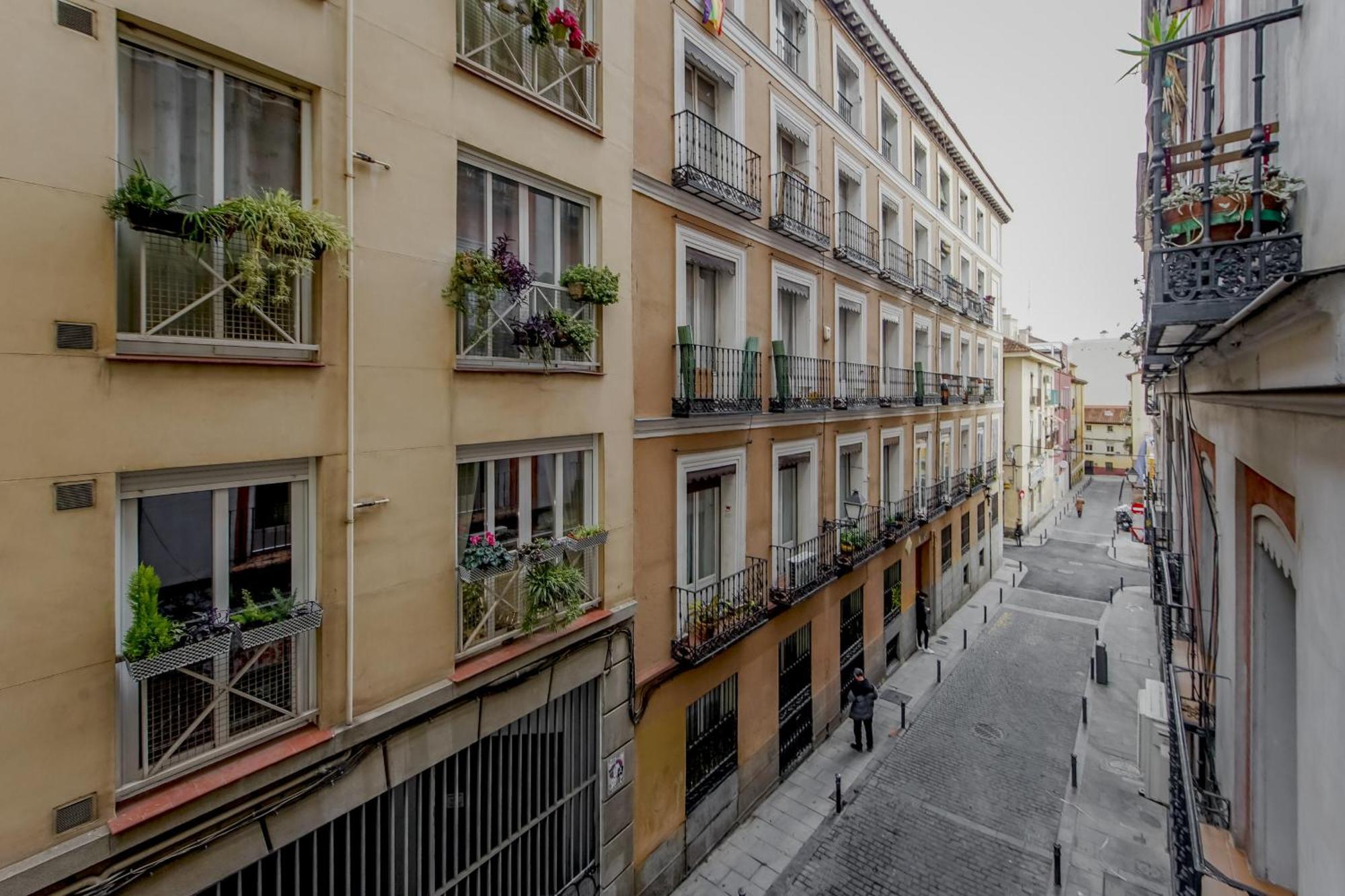 Appartamento Modern 6pax En La Plaza De Tirso-centro E1