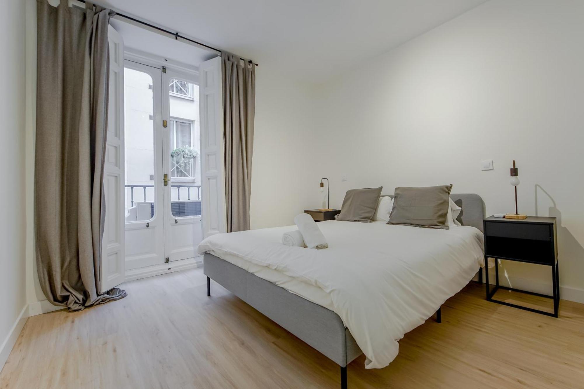 Appartamento Modern 6pax En La Plaza De Tirso-centro E1 *