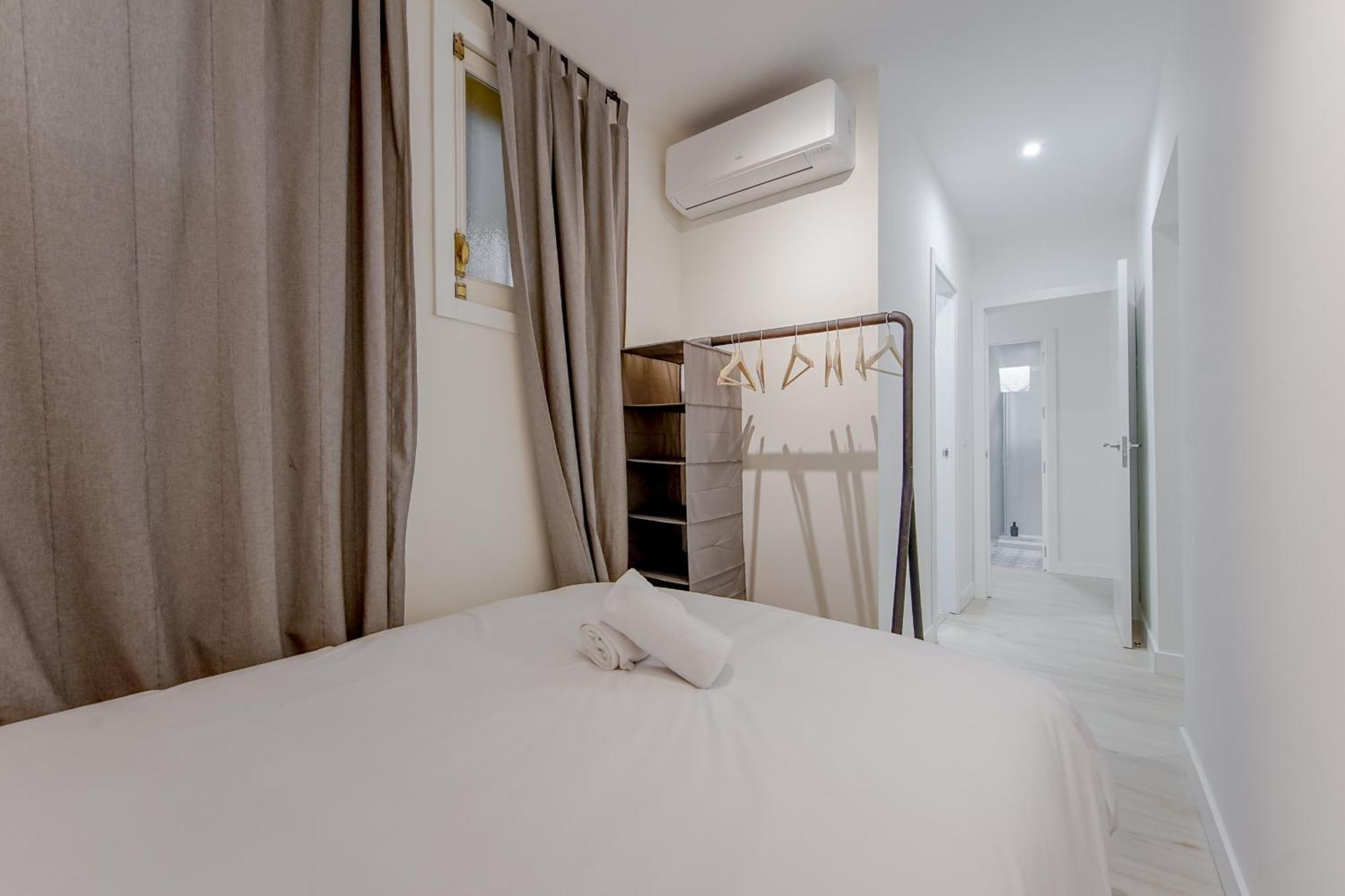 Modern 6pax En La Plaza De Tirso-centro E1 Appartamento