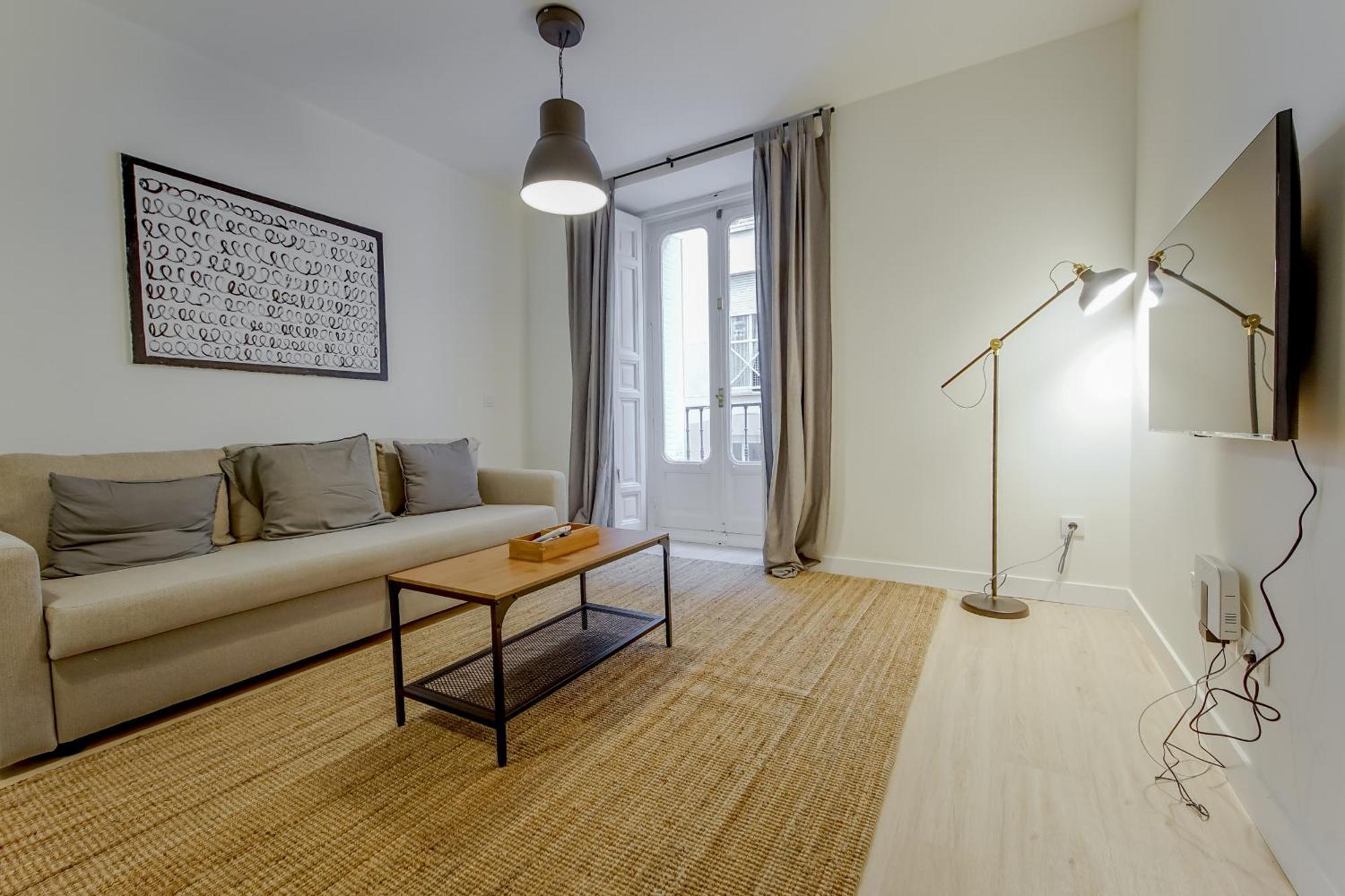 Appartamento Modern 6pax En La Plaza De Tirso-centro E1