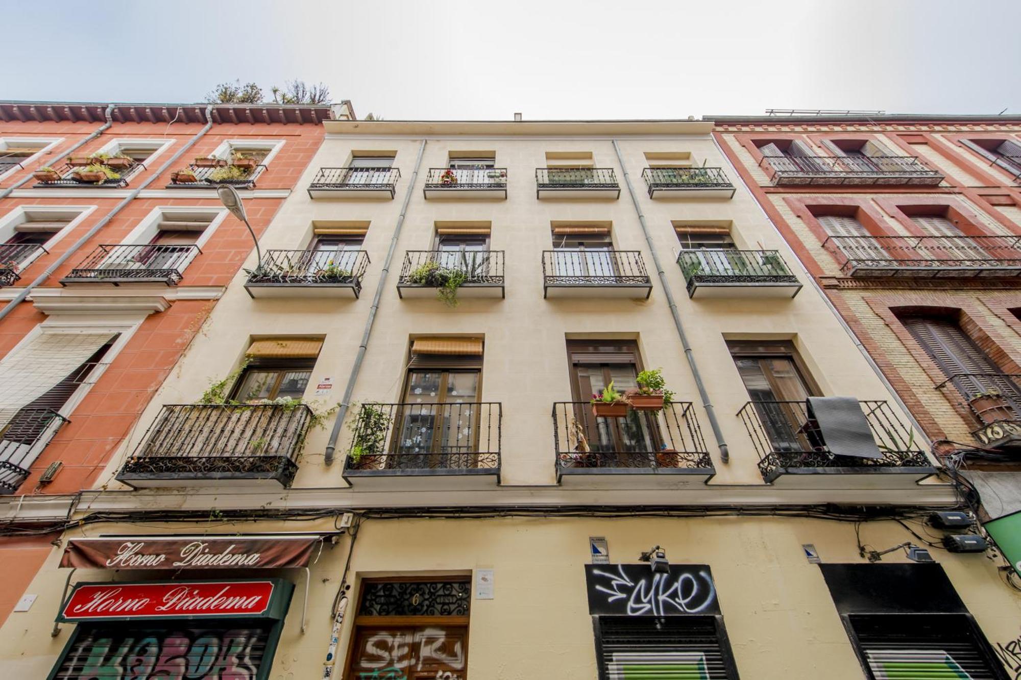 New Apt De 7pax En El Corazon De Malasana * Madri