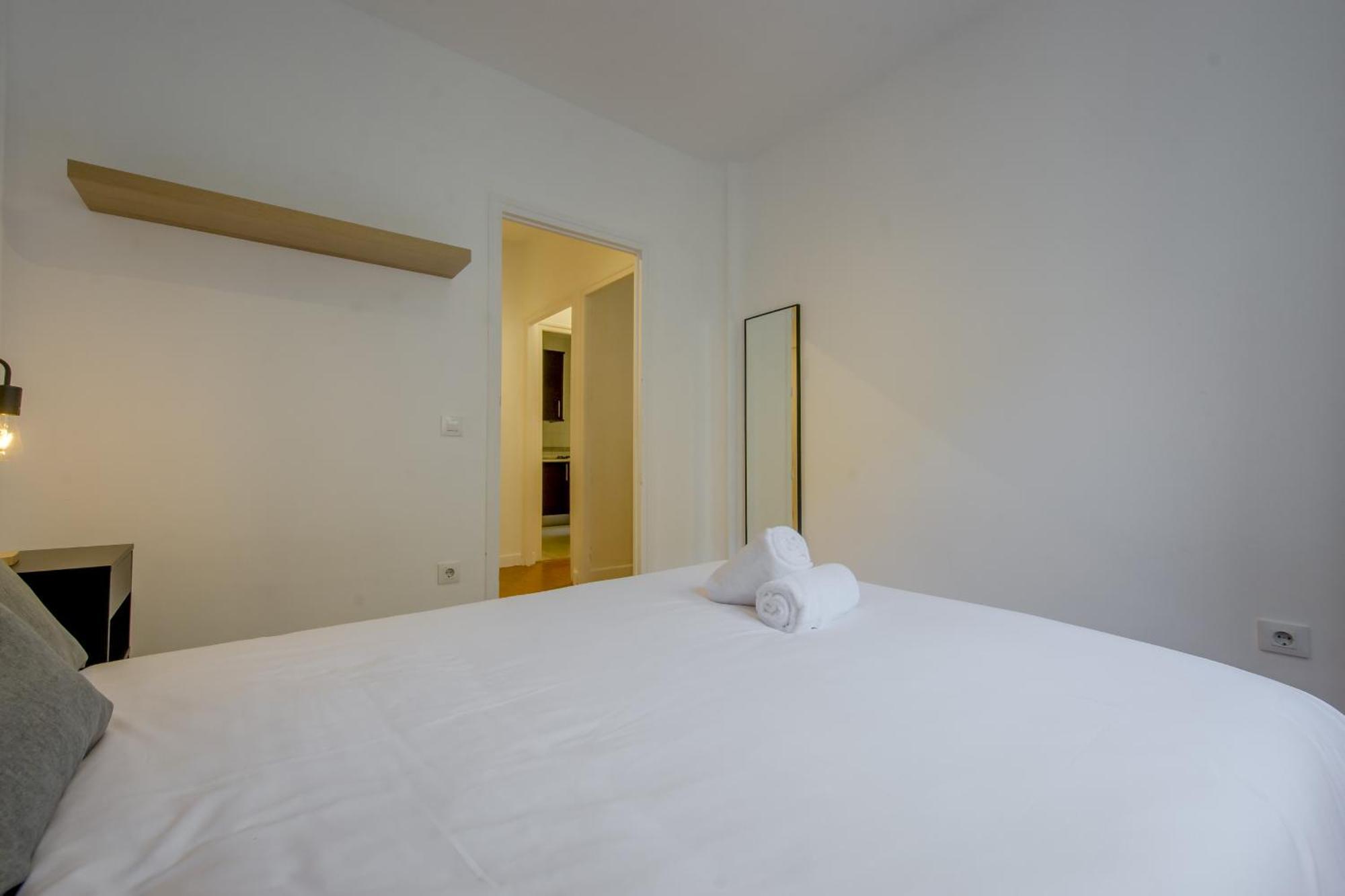 Classic 7pax En La Latina-centro De Madrid