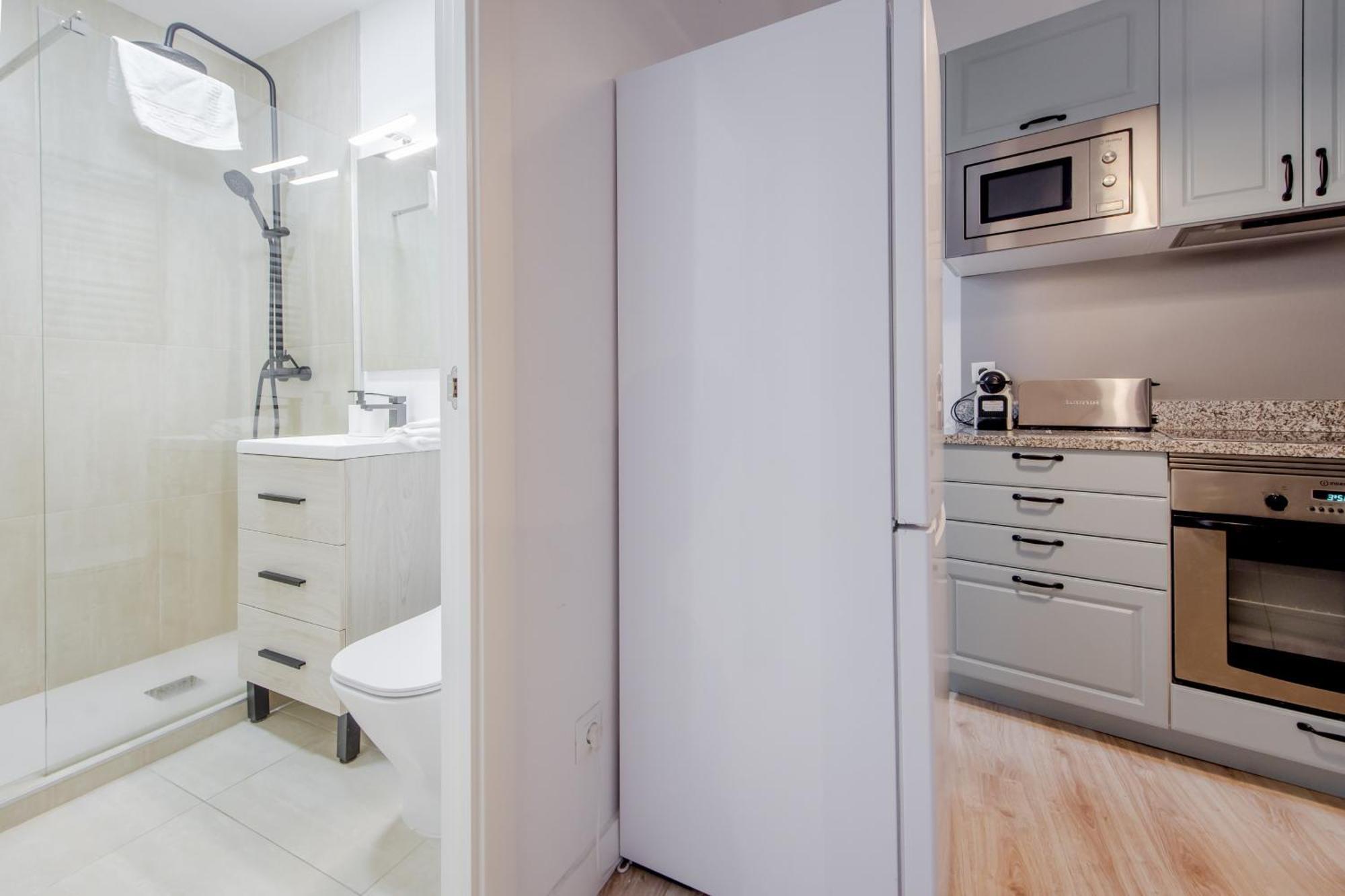 Premium 9pax En Calle Olmo - Centro De E1 Madrid