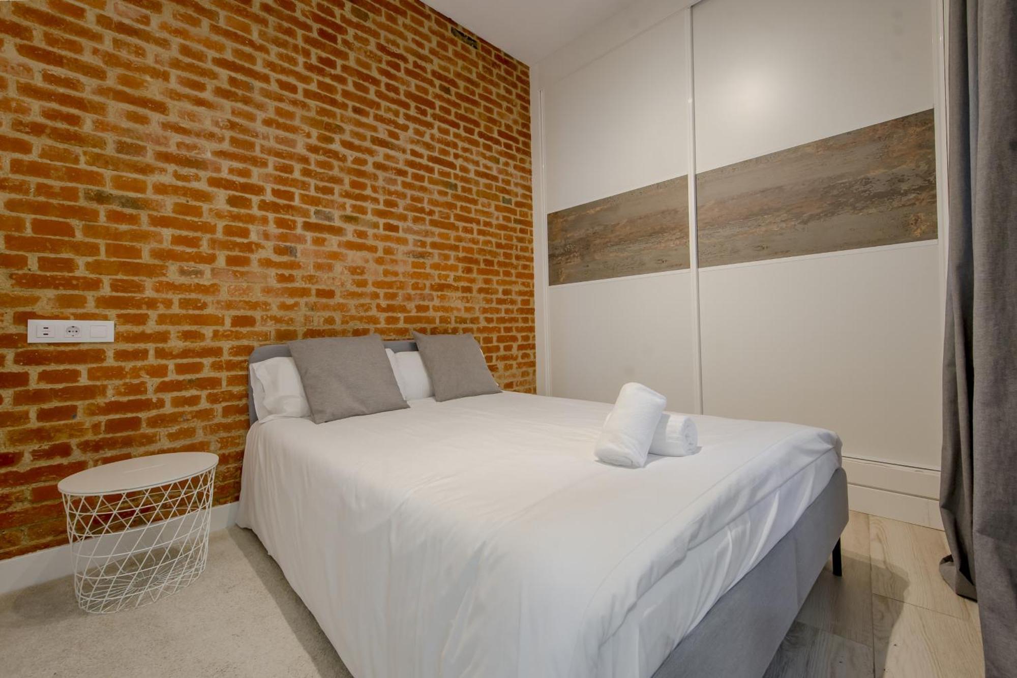 C-almendro, Nuevo Piso En El Corazon De E1 Apartamento