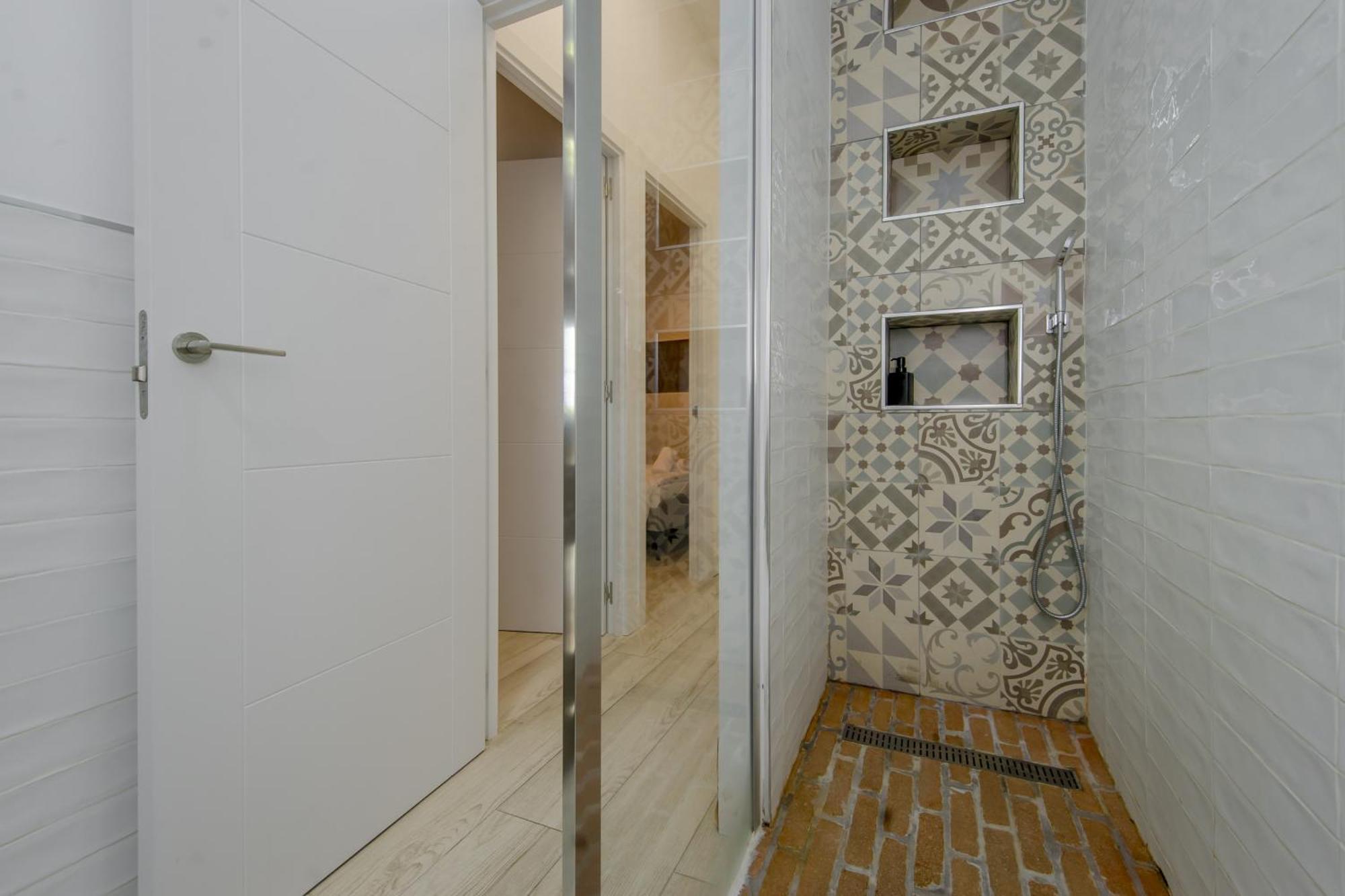 Apartamento C-almendro, Nuevo Piso En El Corazon De E1 *