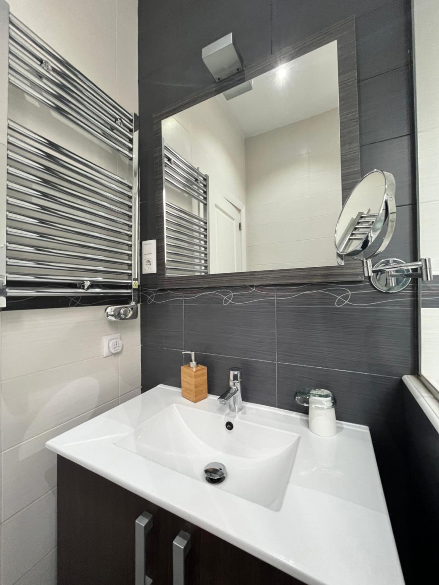 Apartamento Exclusivo En Sol Exterior Bar Temporal Madrid