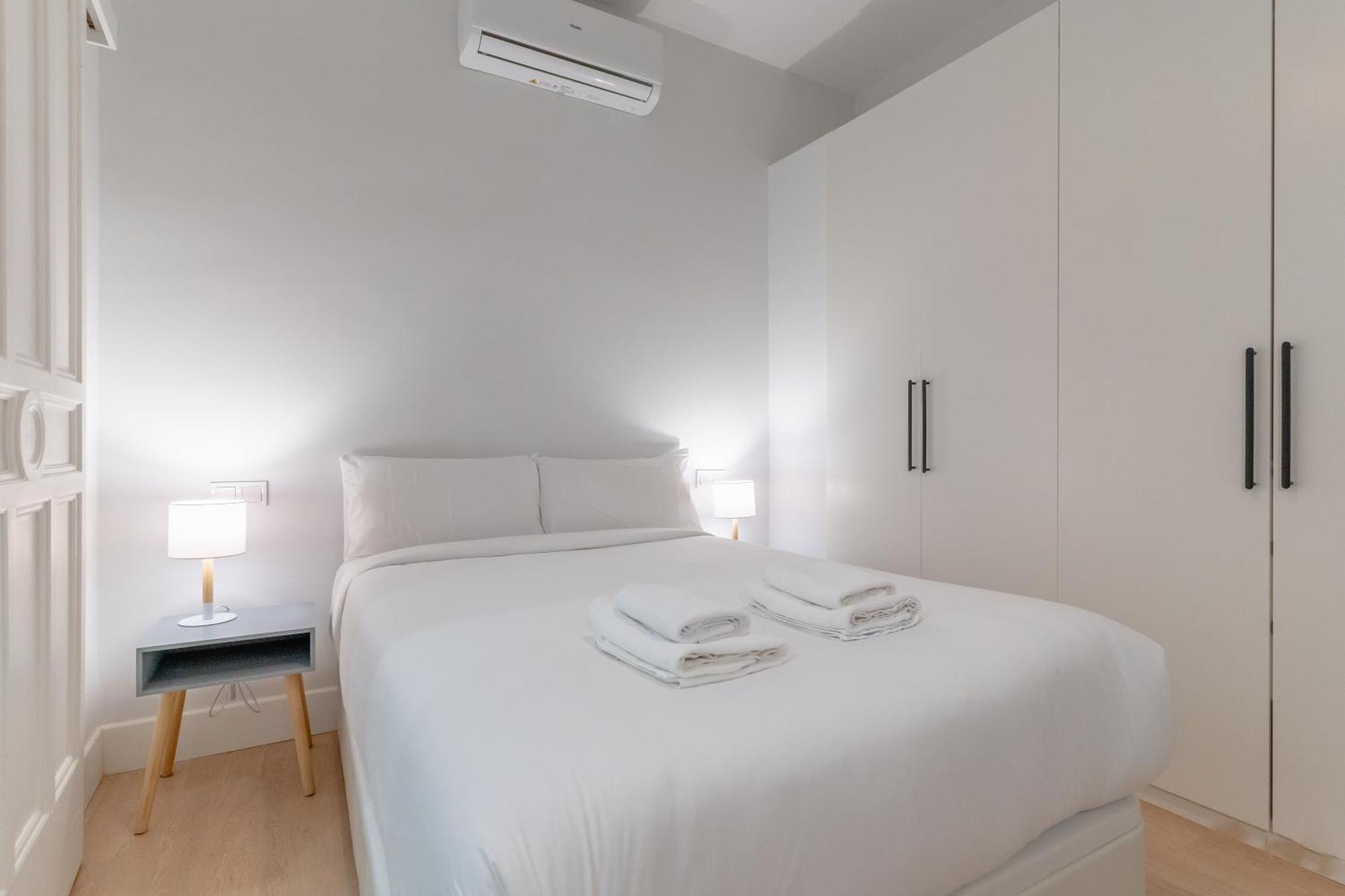 Apartamento Cozy And Central-1bd 1bth- Cortes Madrid