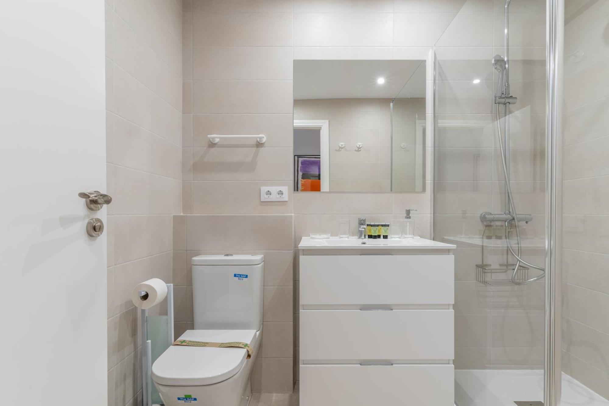 Spacious Central-3bedrooms 3bathrooms-sol