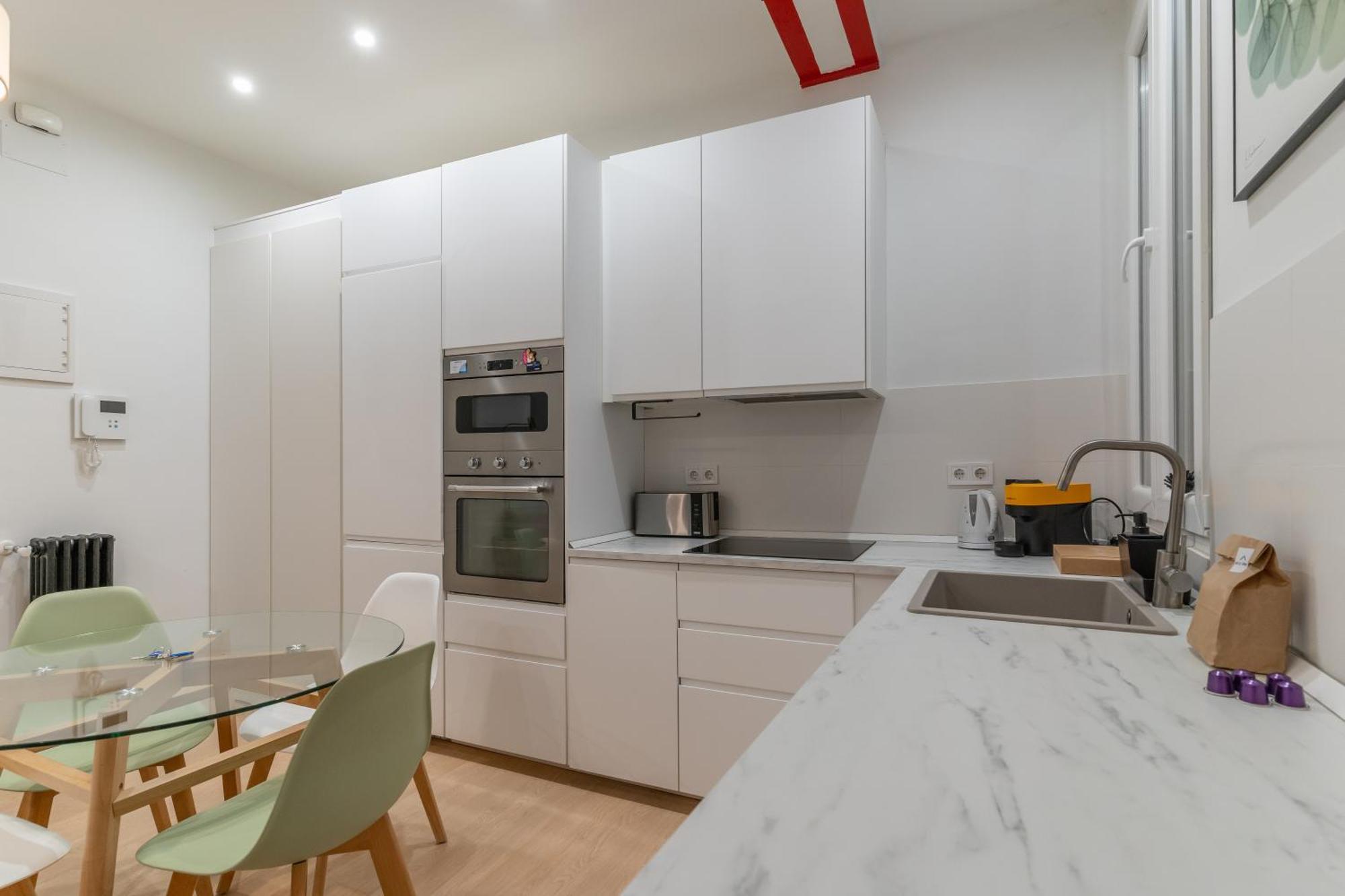 Cozy And Central-1bd 1bth- Cortes *