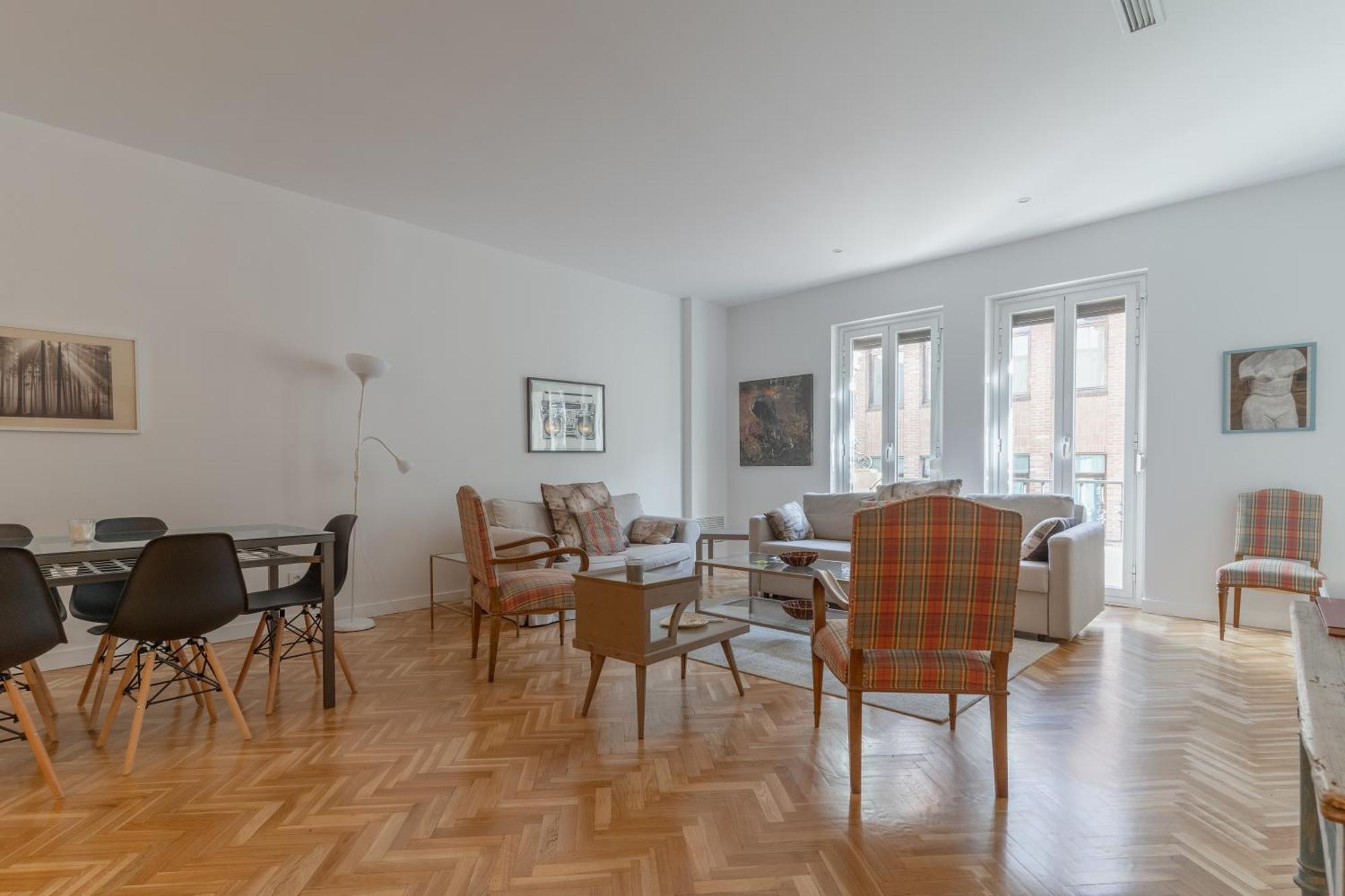Apartment Spacious Central-3bedrooms 3bathrooms-sol *