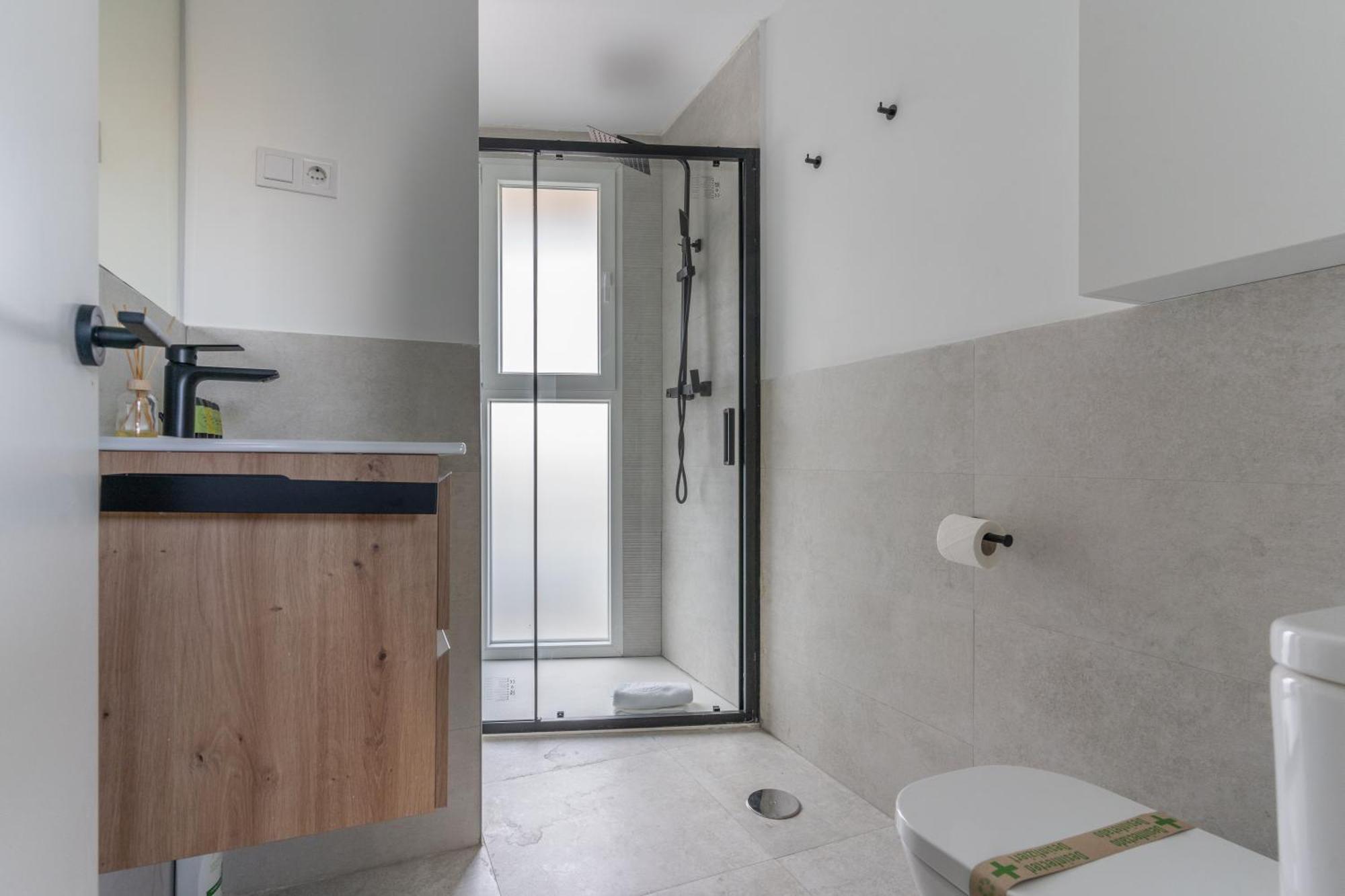 Bright With Terrace- 2bd 2bth- Salamanca Madri