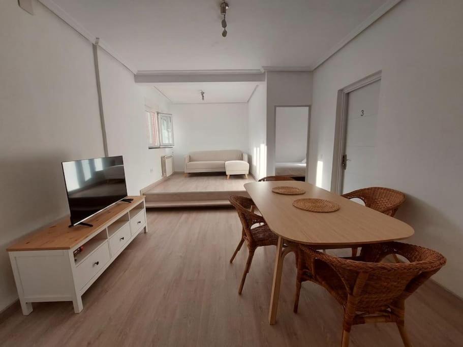 Apartamento 12 De Octubre, Almendrales Apartment *