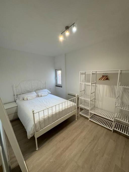 Apartamento 12 De Octubre, Almendrales Apartment *